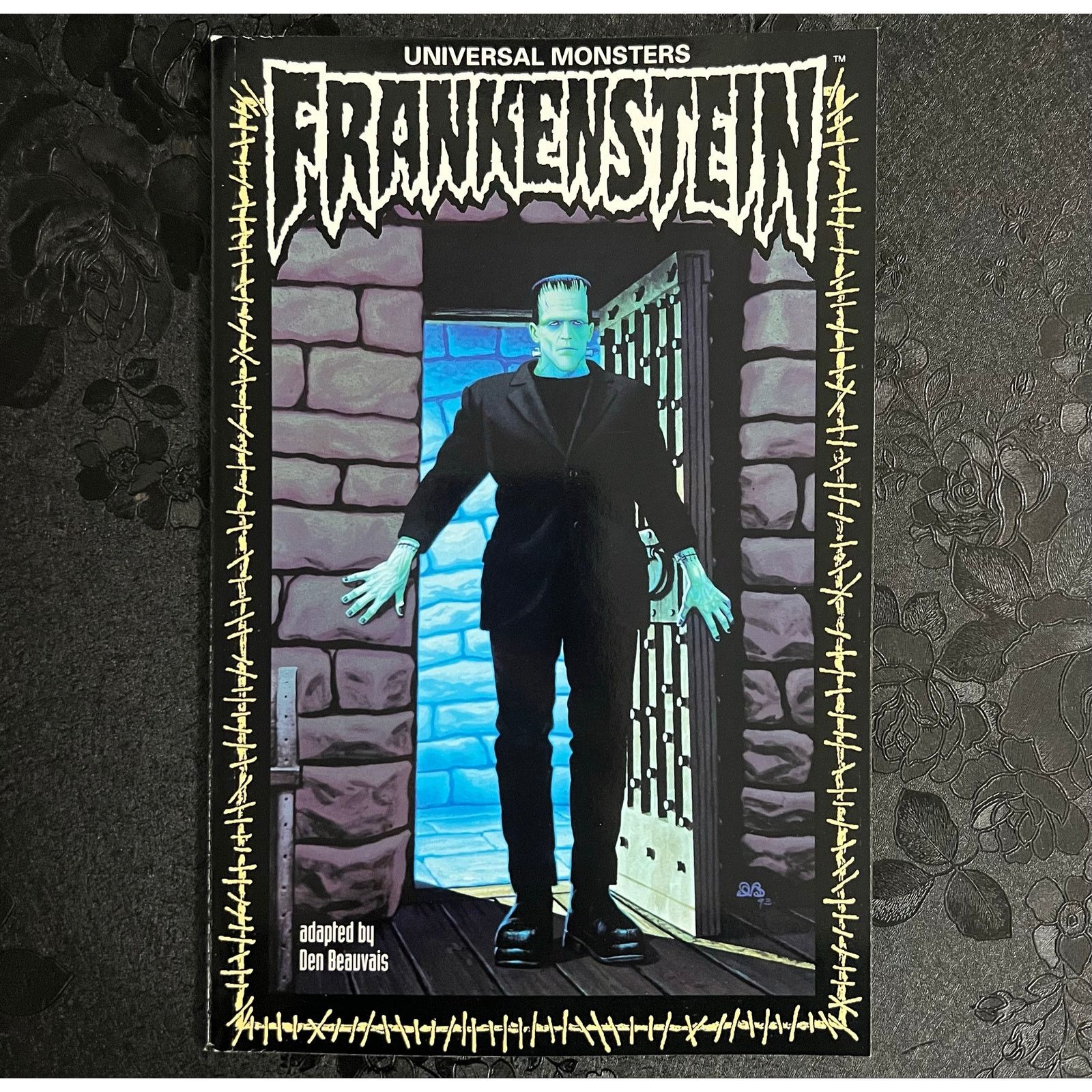 DC Comics Frankenstien # 1993 Universal Monsters Darkhorse Comics Size ONE SIZE - 1 Thumbnail