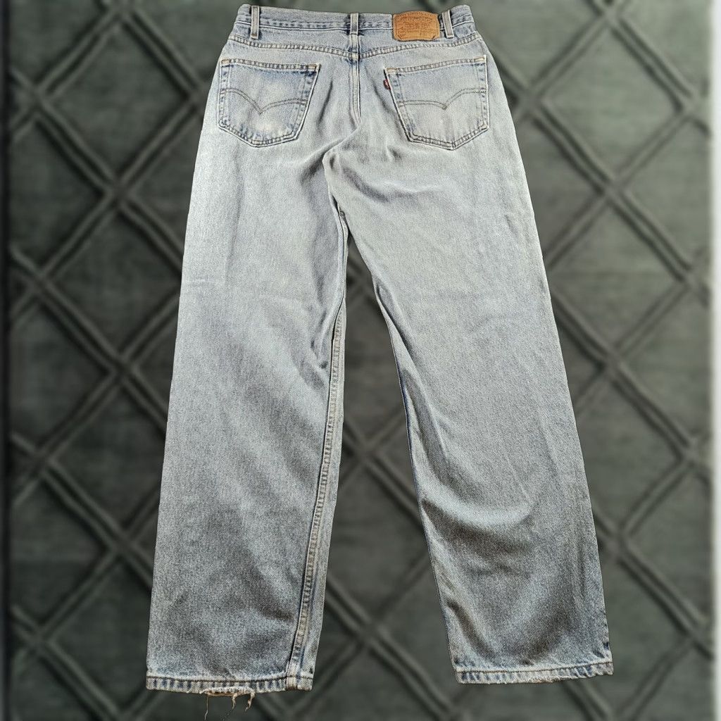 Levi's Levi's 550 Jeans Mens 33x31 Light Blue Relaxed Tapered Fit Denim Zip Pockets 90s Made USA Distressed Size US 33 - 1 Thumbnail