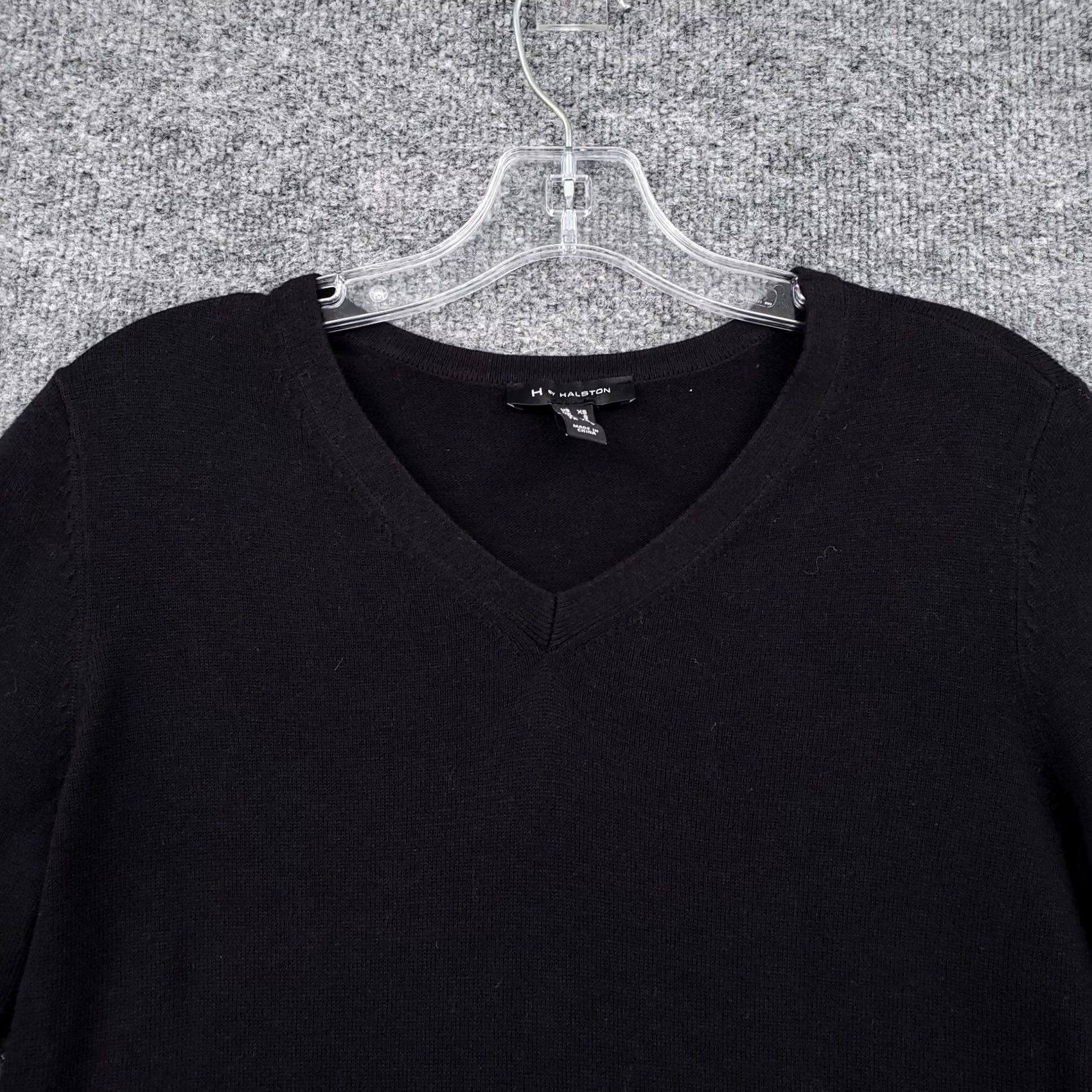 Vintage Halston Top Womens XS Black Bell Sleeve V-Neck Shirt Size XS / US 0-2 / IT 36-38 - 3 Thumbnail