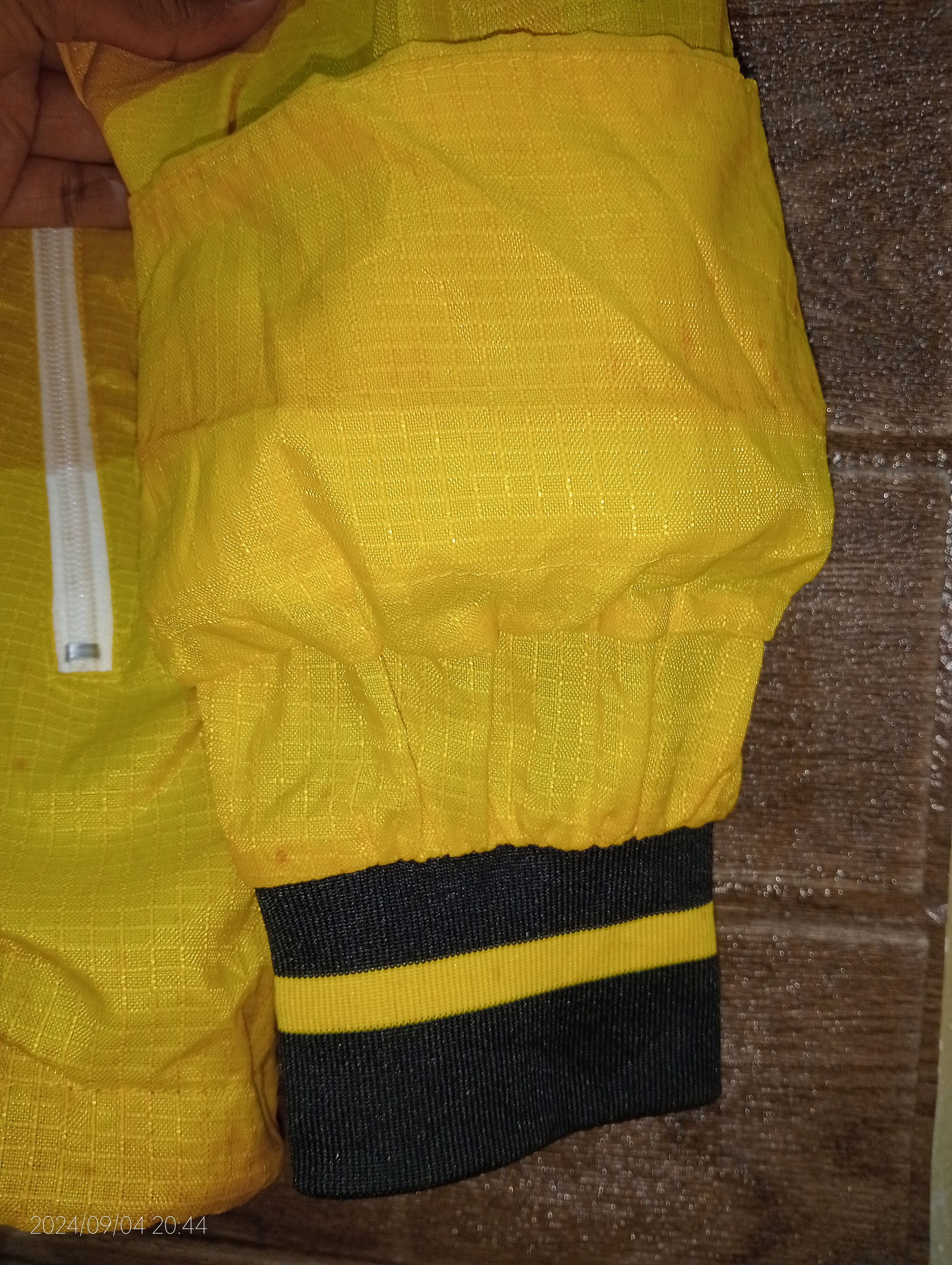 Ferrari VTG 1998 Ferrari Light Yellow Licence Windbreaker Very Rare Size US M / EU 48-50 / 2 - 9 Thumbnail