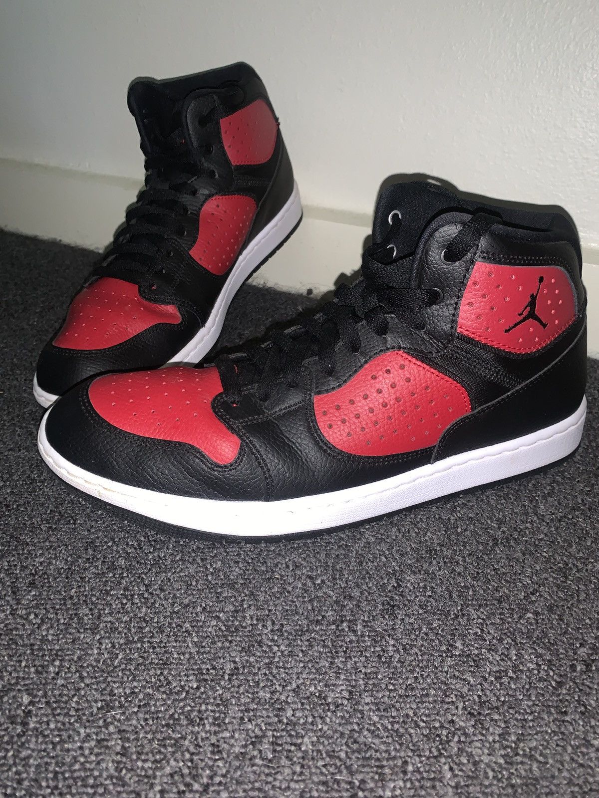 Jordan Brand Air Jordan Access ‘Bred’ Mids Size US 10.5 / IT 40.5 - 1 Thumbnail
