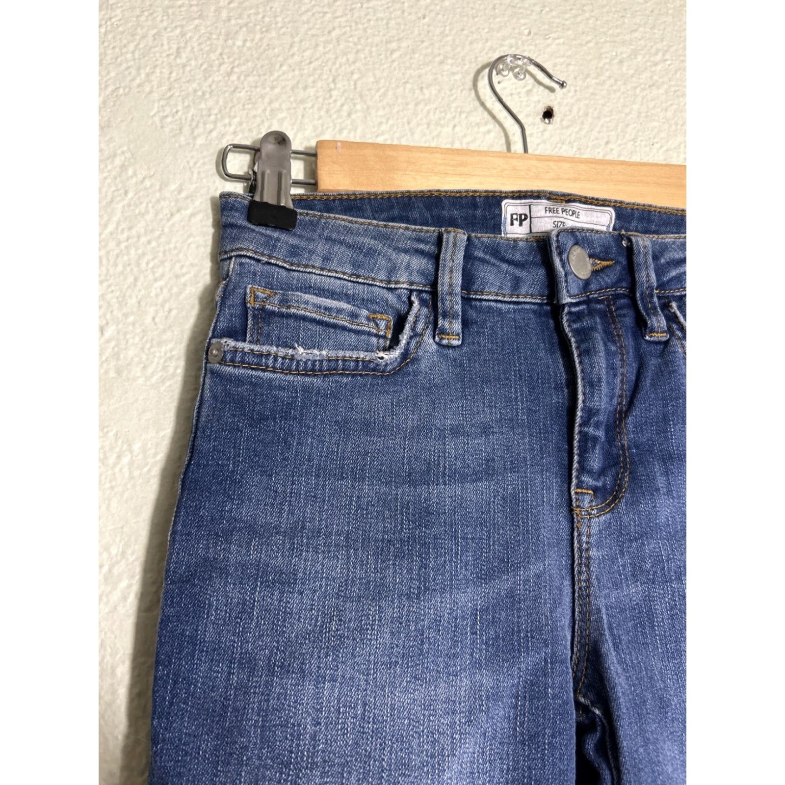 Free People Free People Jeans Women 24 Blue Slim Flared Raw Hem Medium Wash 24x30 Womens Size 42" / US 20 - 6 Thumbnail