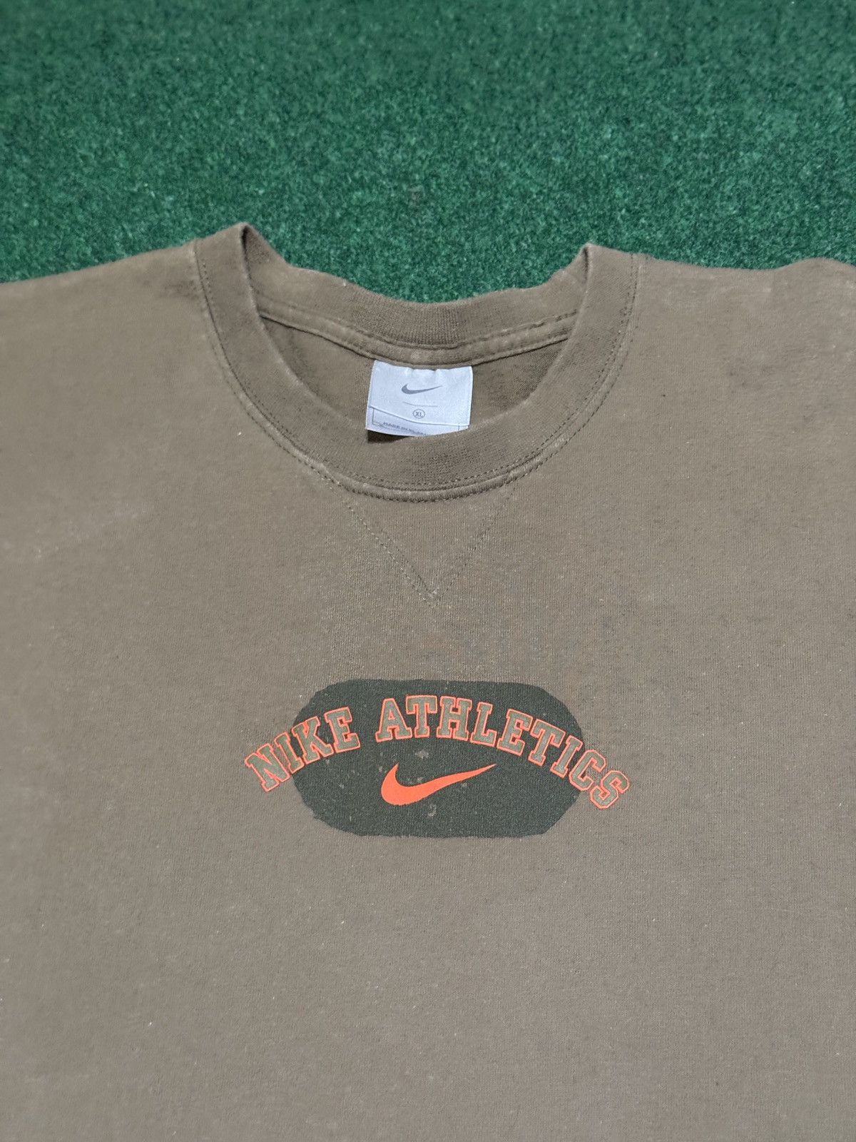Nike Vintage Nike Athletics Y2K Gray Tag XL Brown Baggy T Shirt Size US XL / EU 56 / 4 - 2 Thumbnail