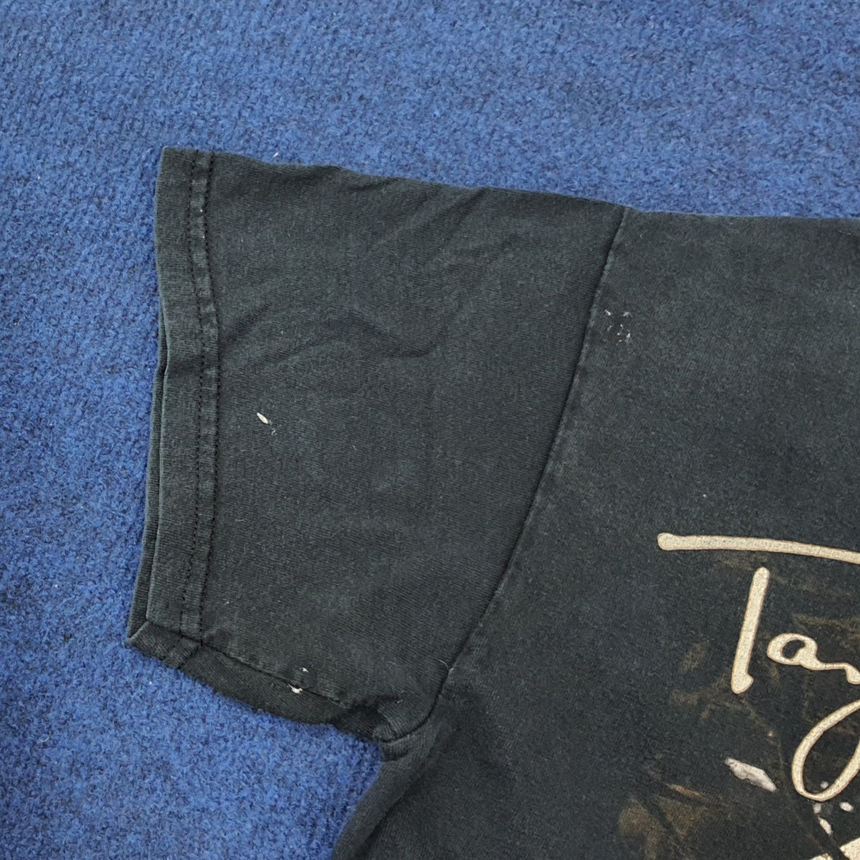 Band Tees Vintage Taylor Swift Tour Tees C249N72 Size US S / EU 44-46 / 1 - 8 Thumbnail