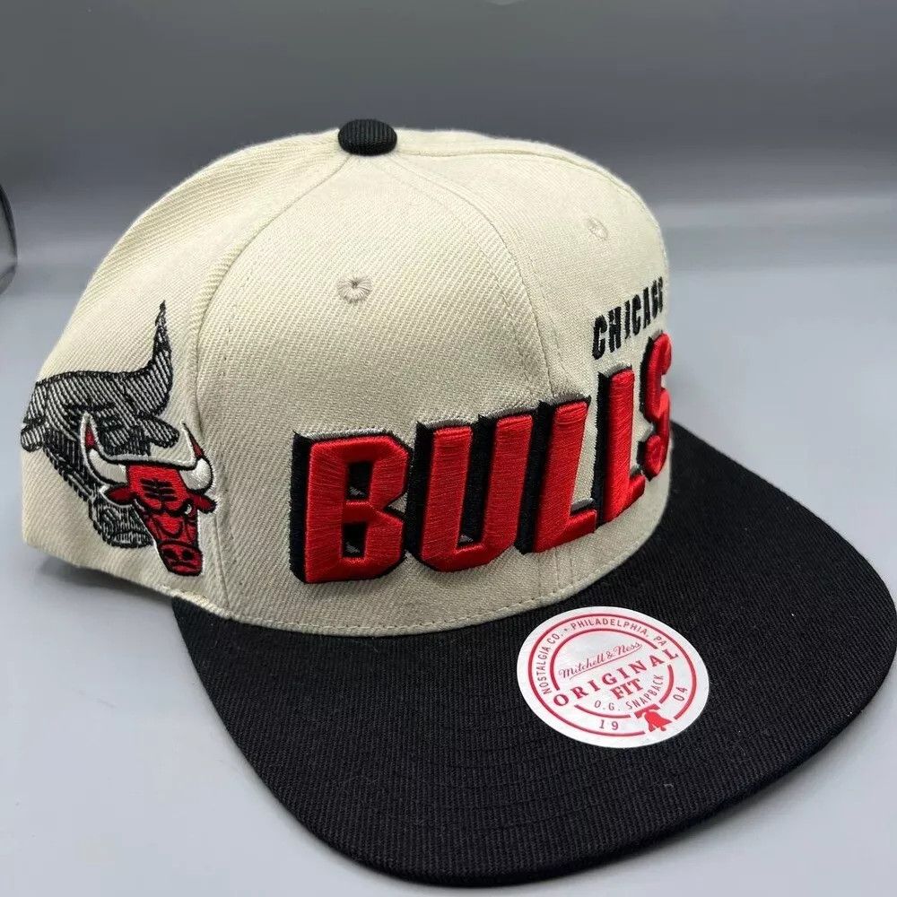 Mitchell & Ness Chicago Bulls Hat Men NBA Draft 1996 Shadow Snap Back Cap Size ONE SIZE - 1 Thumbnail