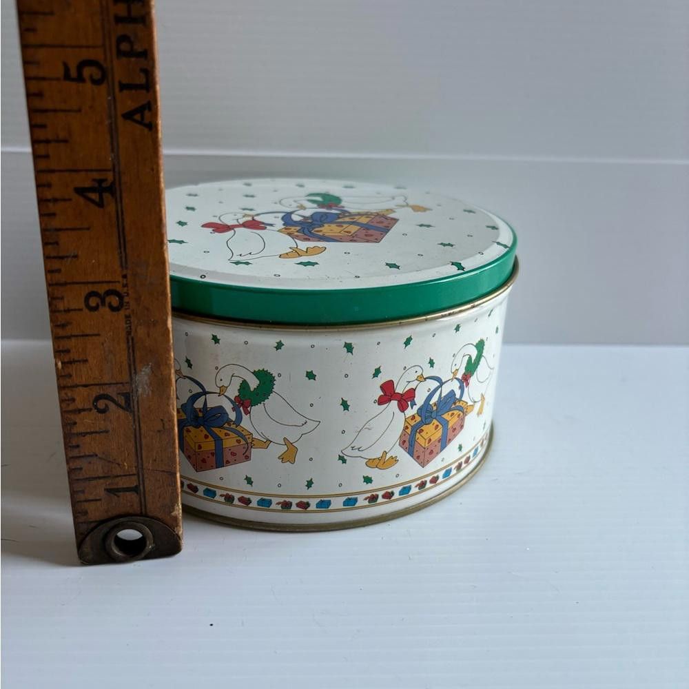 Designer Round Christmas Goose Tin Can Size ONE SIZE - 6 Thumbnail