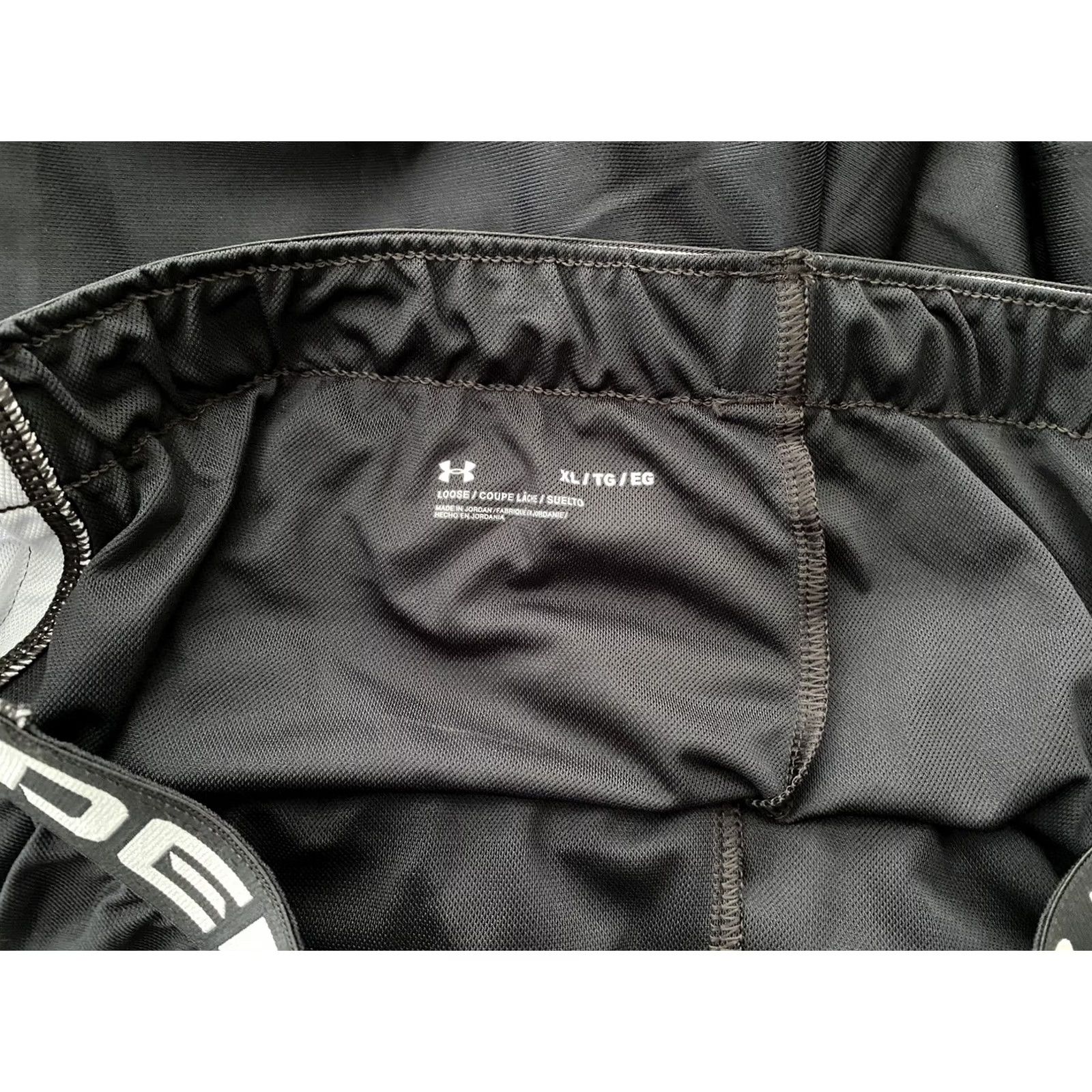 Under Armour NWOT Under Armour Women’s Athletic Shorts XL Multicolor Black With White Loose Fit, Regular, Activewear, Womens Size 40" / US 18 - 3 Thumbnail