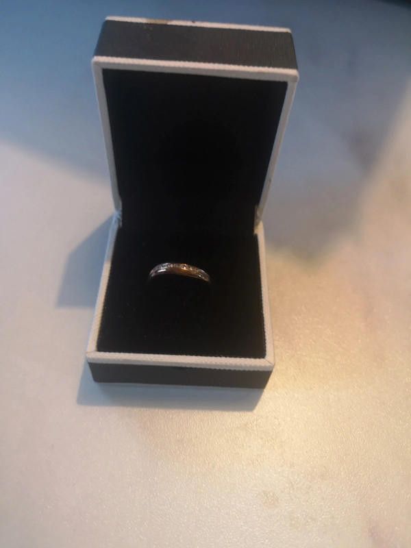 Other 9ct gold yellow women's diamond ring Size ONE SIZE - 2 Thumbnail