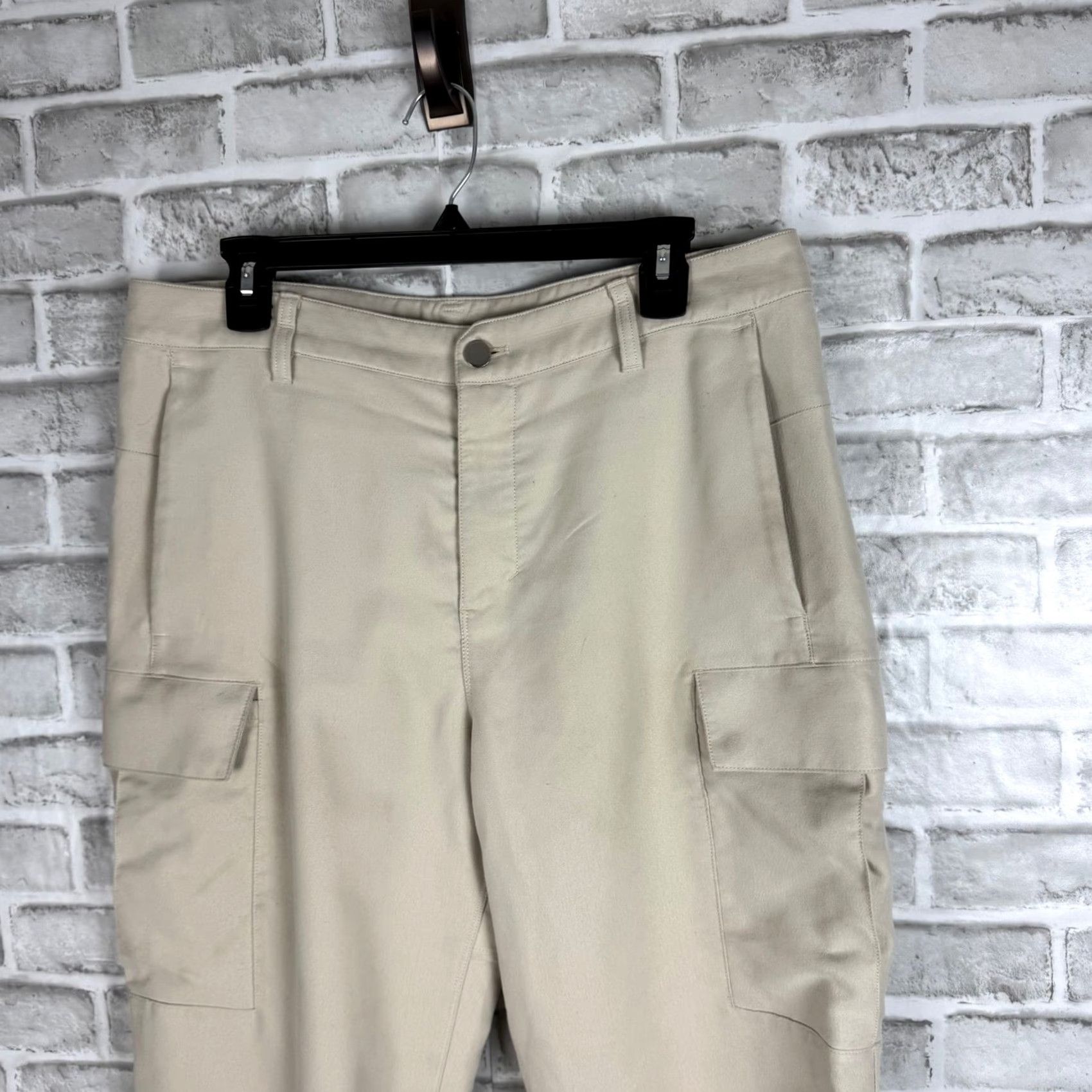 Lululemon Lululemon Lab Utilitech Cargo Pants Beige Womens 34 x 30 LM5AV2S Size 24" / US 00 / IT 34 - 2 Thumbnail