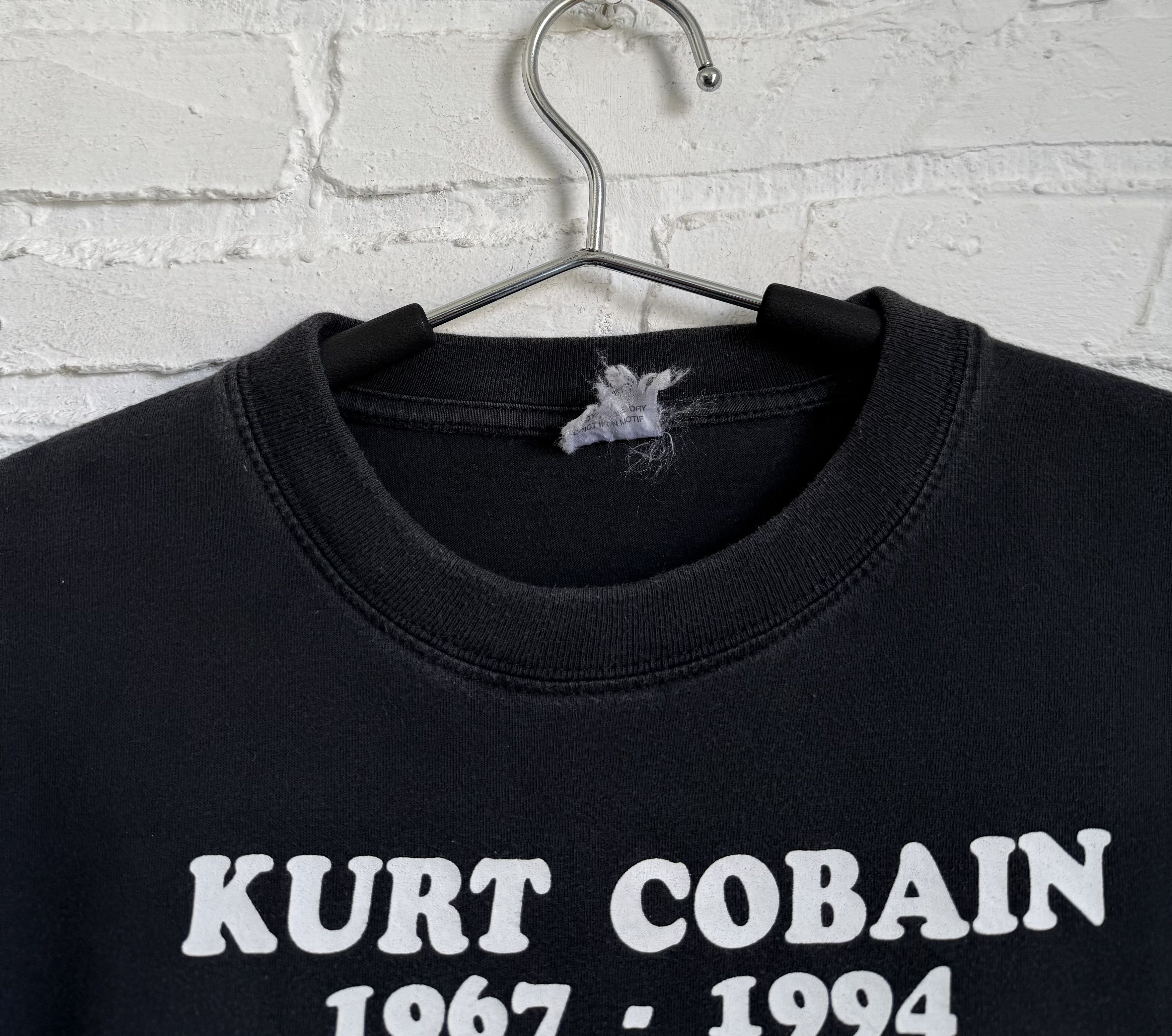 Band Tees Vintage 90s Nirvana Kurt Cobain Memorial t-shirt Size US M / EU 48-50 / 2 - 3 Thumbnail