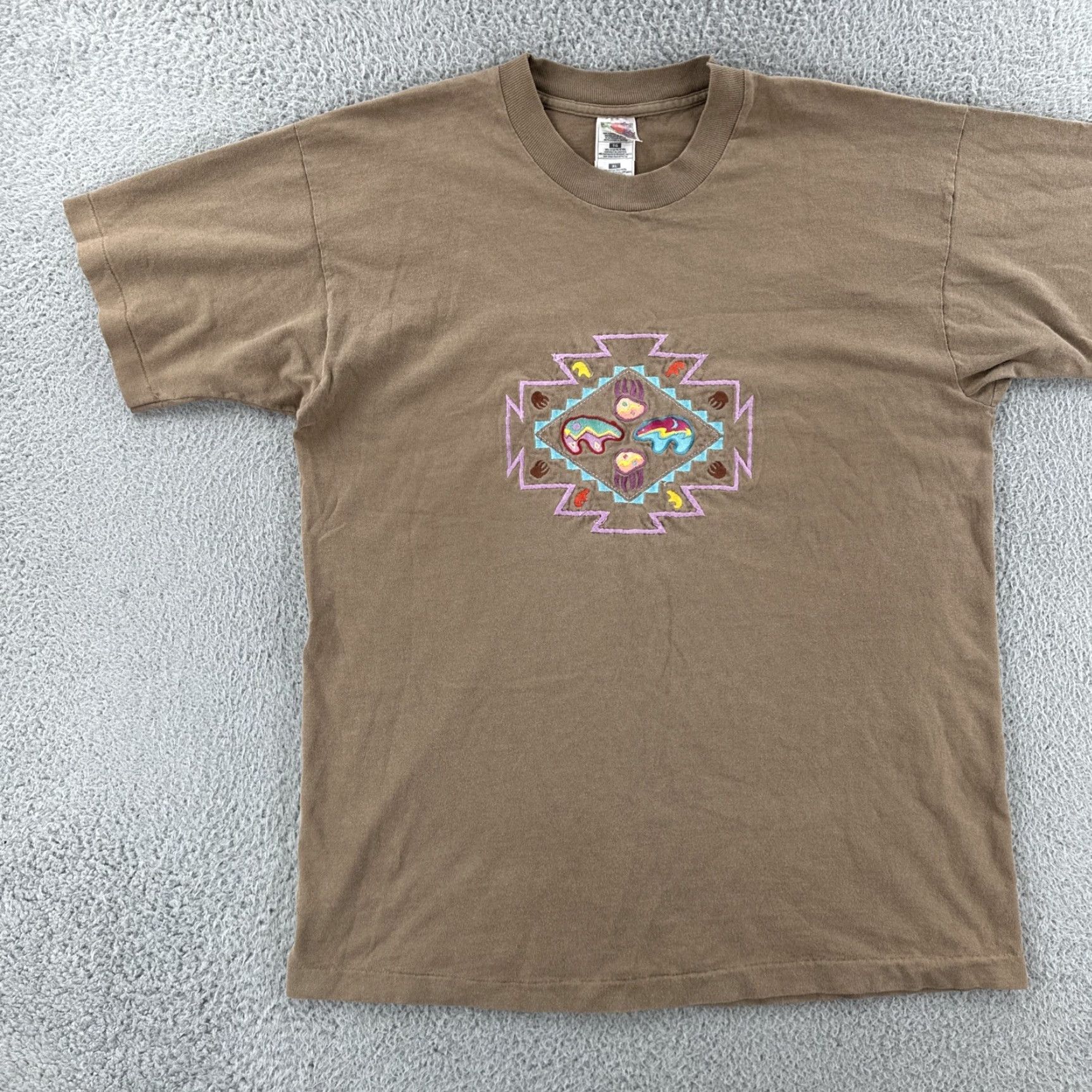 Fruit Of The Loom VINTAGE Fruit of the Loom Mens XL Shirt Brown Single Stitch Southwestern Embroidery 90s Aztec USA Crew Neck Short Sleeve T-Shirt Mens Size US XL / EU 56 / 4 - 3 Thumbnail