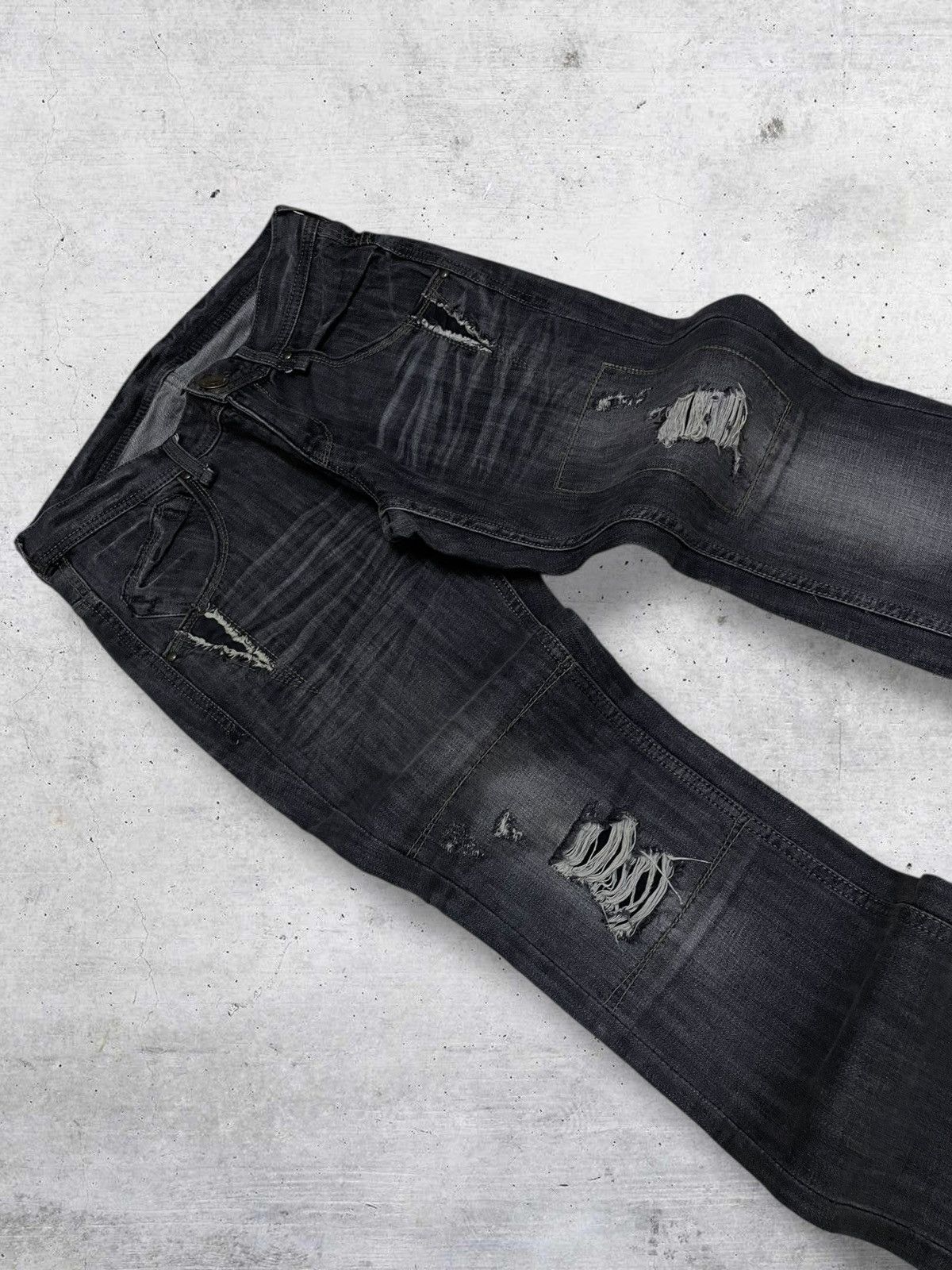 semanticdesign VINTAGE RATTLE TRAP OG JAPAN DESIGNER RIPPED ROCKSTAR DENIM Size US 29 - 7 Thumbnail