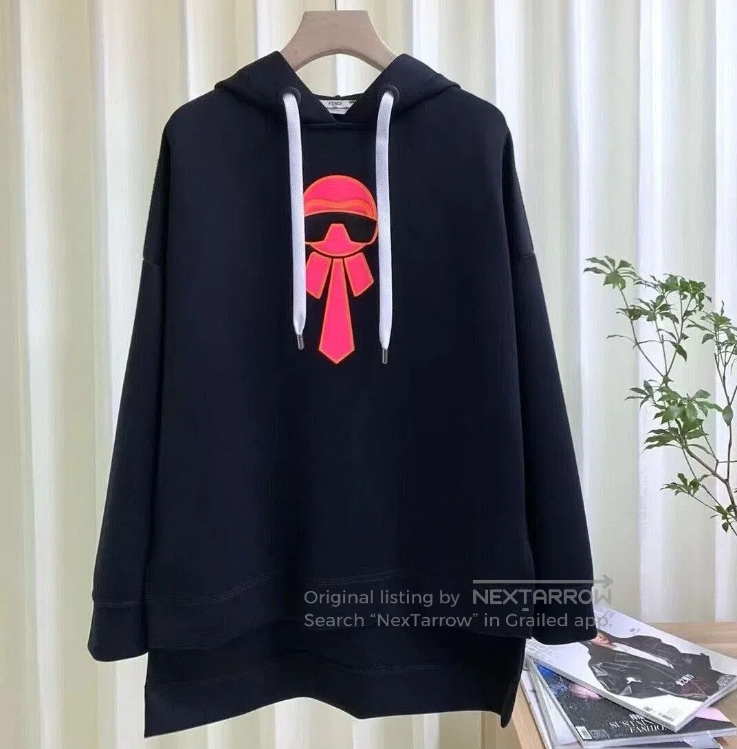Fendi Fendi Logo Embroidered Hoodie Sweatshirt. Size XS / US 0-2 / IT 36-38 - 1 Thumbnail