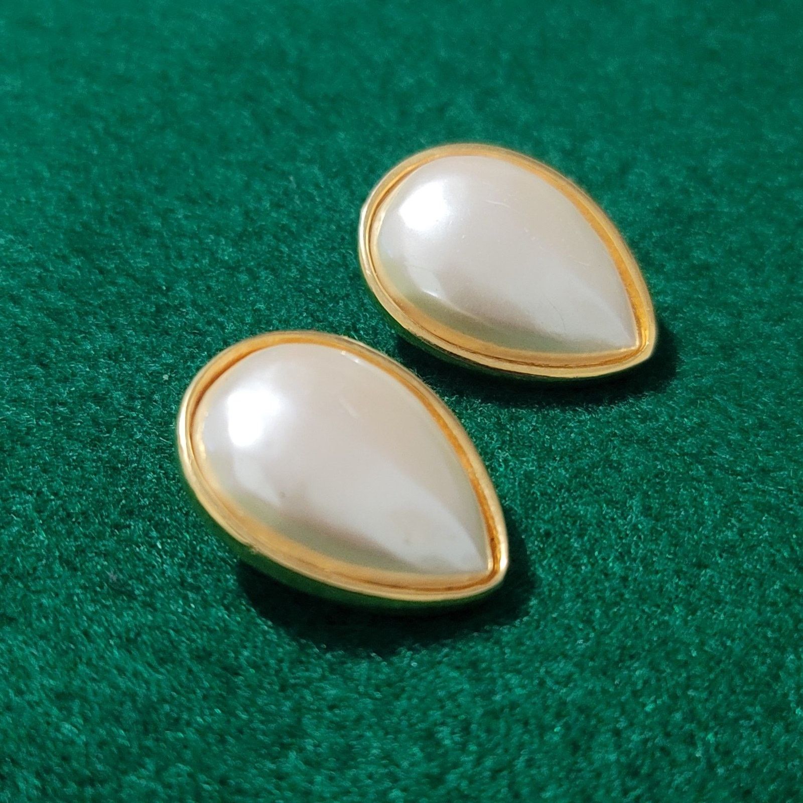 The Unbranded Brand Vtg Faux Pearl Teardrop Clip-on Earrings Size ONE SIZE - 2 Thumbnail