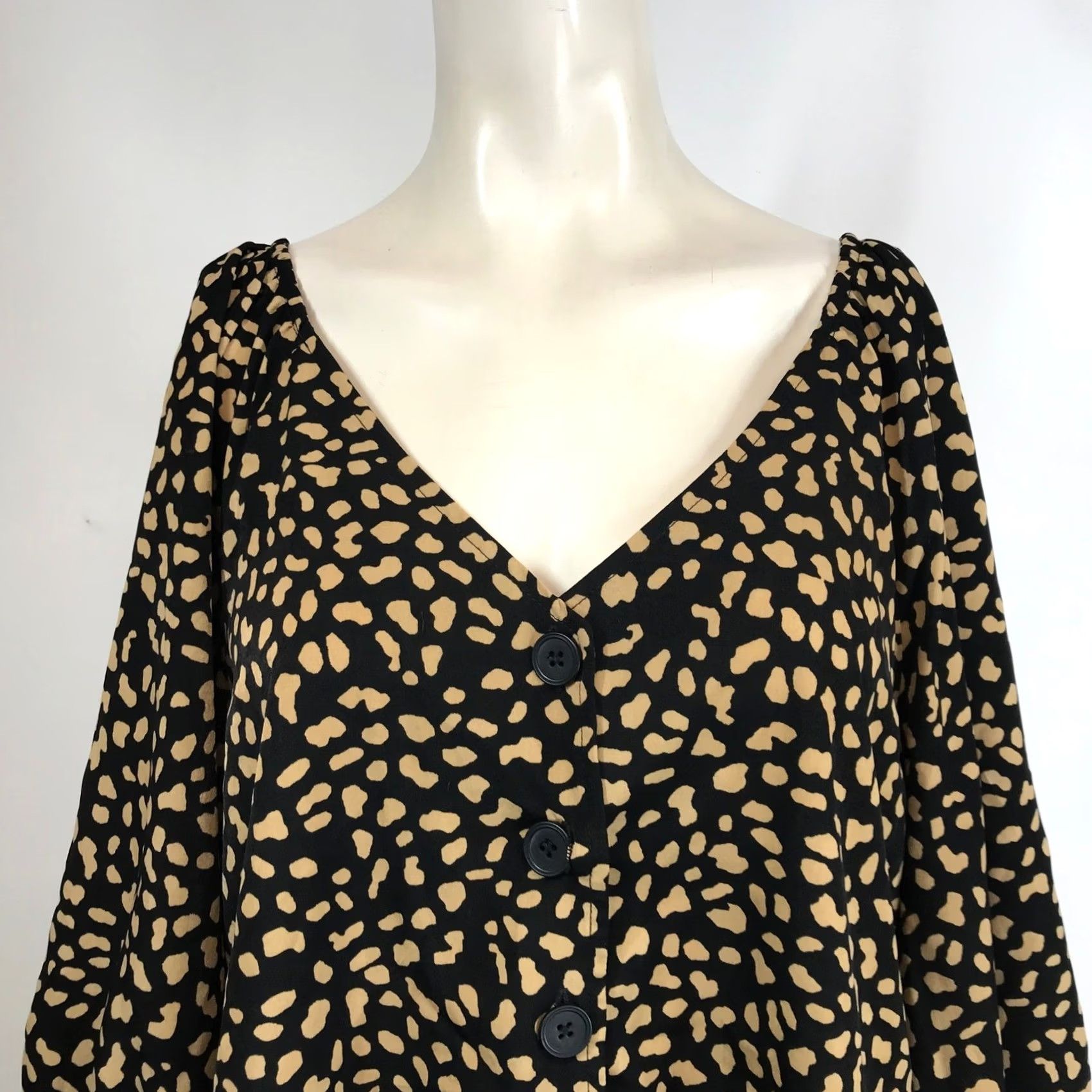 Sanctuary Sanctuary Blouse Women XL V Neck Button Front Leopard Print Tunic Animal Print Size XL / US 12-14 / IT 48-50 - 2 Thumbnail