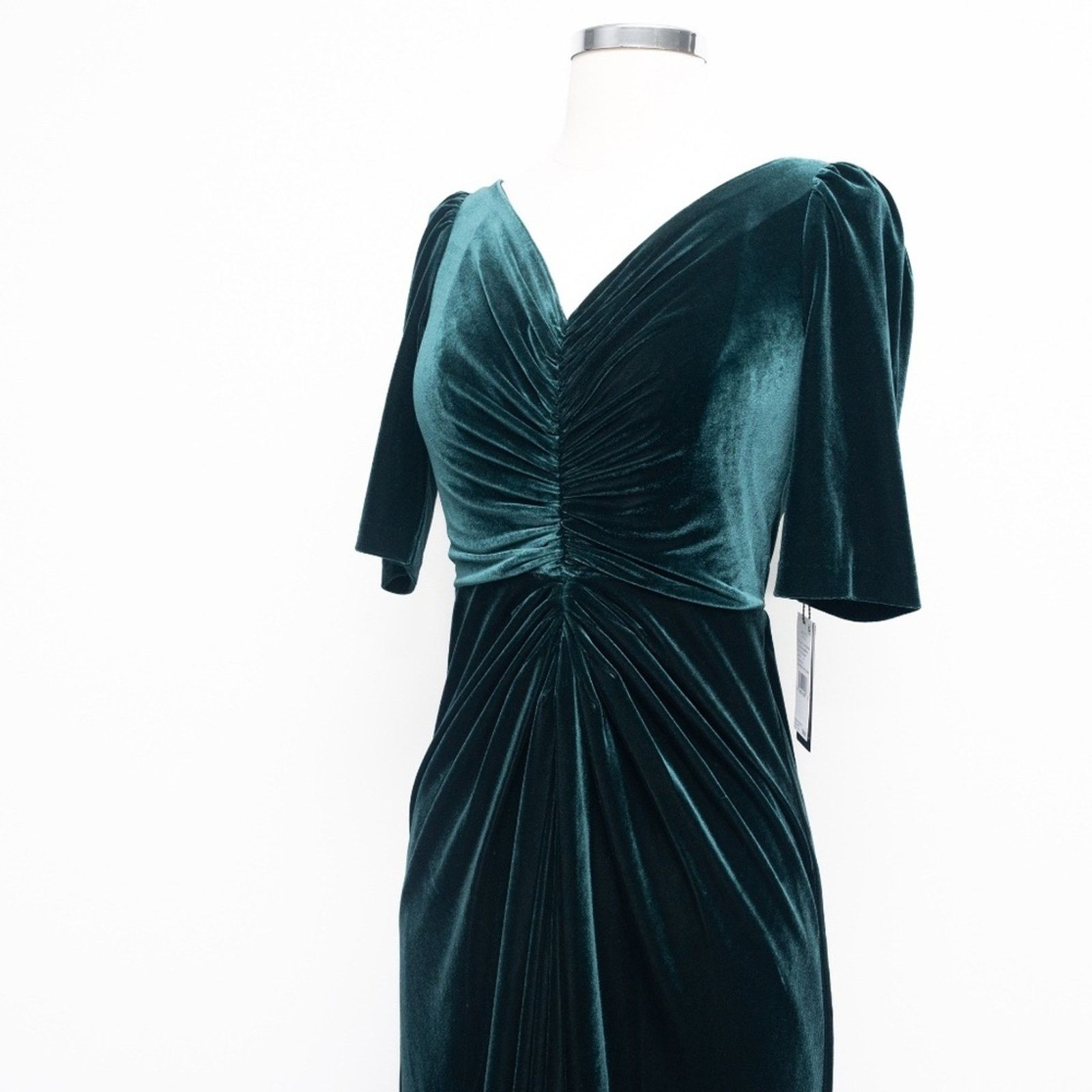Adrianna Papell Adrianna Papell. Shirred Velvet Gown. Size XS / US 0-2 / IT 36-38 - 12 Thumbnail