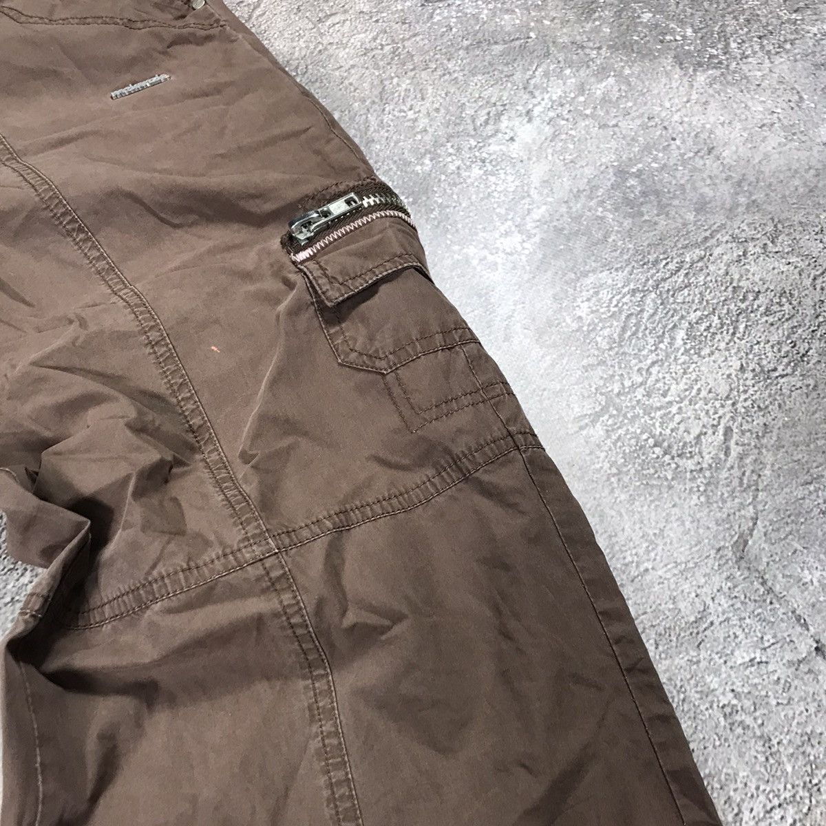 Vintage Vintage 90s Baggy Cargo Pants Brown Parachute Flared Rave 28 Size 28" / US 6 / IT 42 - 4 Thumbnail