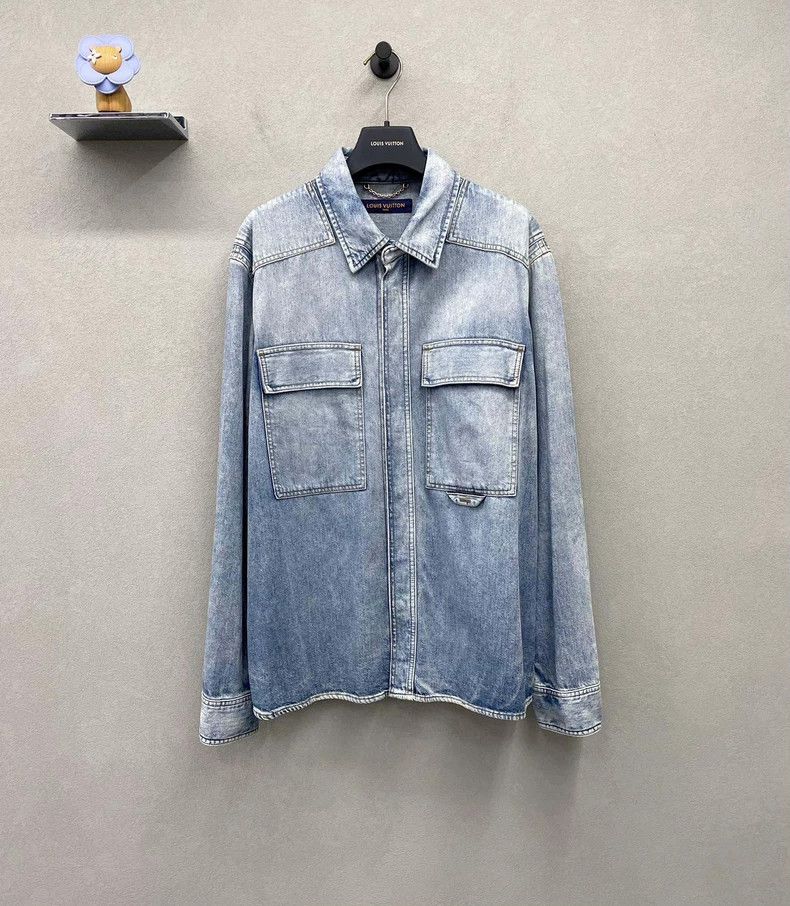 Louis Vuitton Louis Vuitton Light blue denim jacket Size US L / EU 52-54 / 3 - 1 Thumbnail