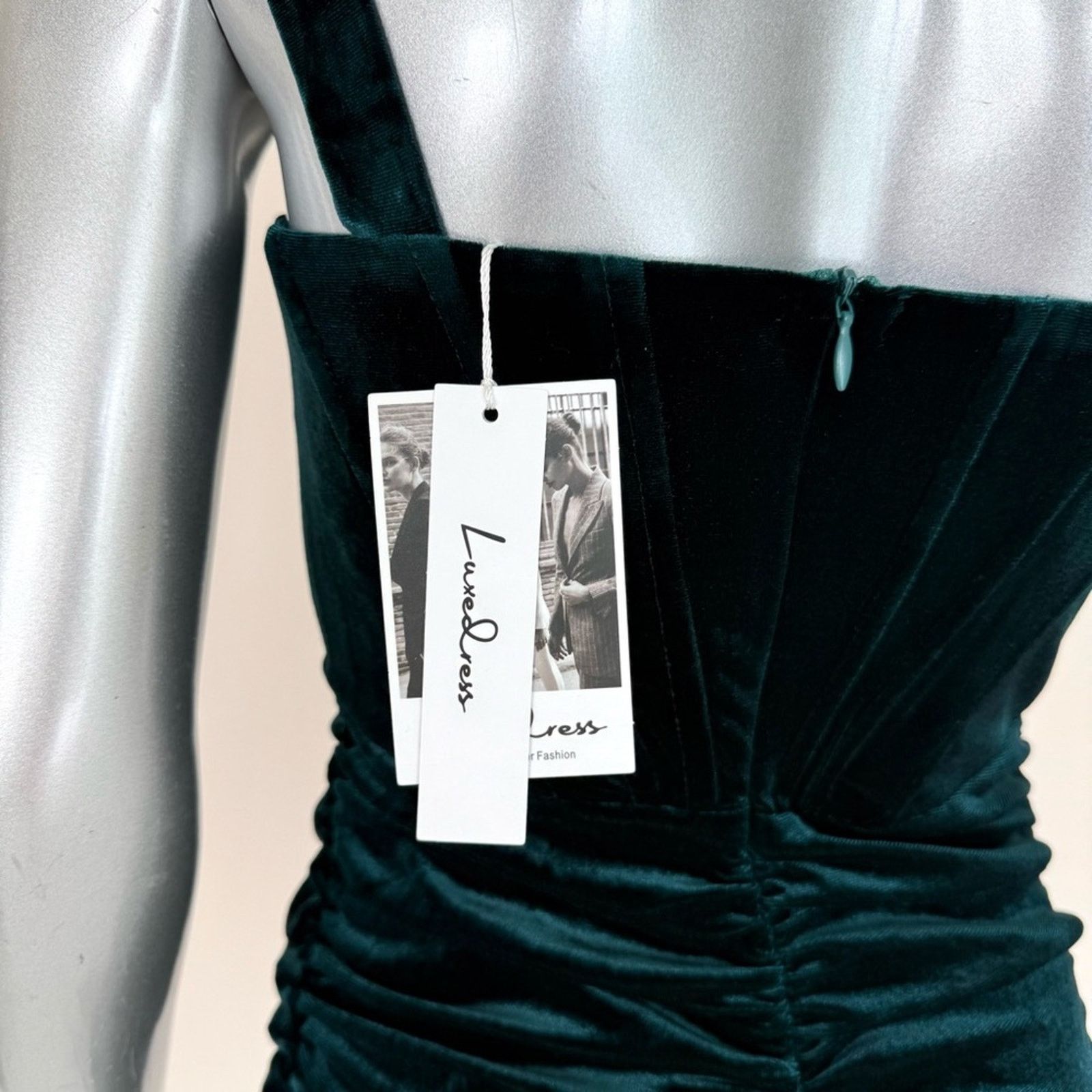 Other NWT!!! Luxe Dress green velvet dress size M Size M / US 6-8 / IT 42-44 - 5 Thumbnail
