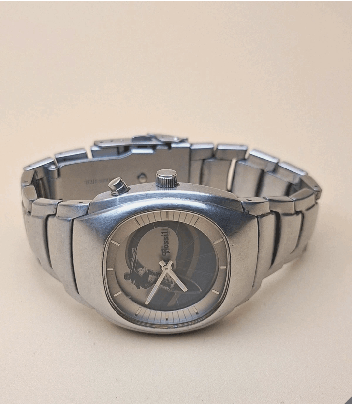 Fossil FOSSIL BIG TIC(JR-8292)RED FRAME WATCH🔴 | Grailed