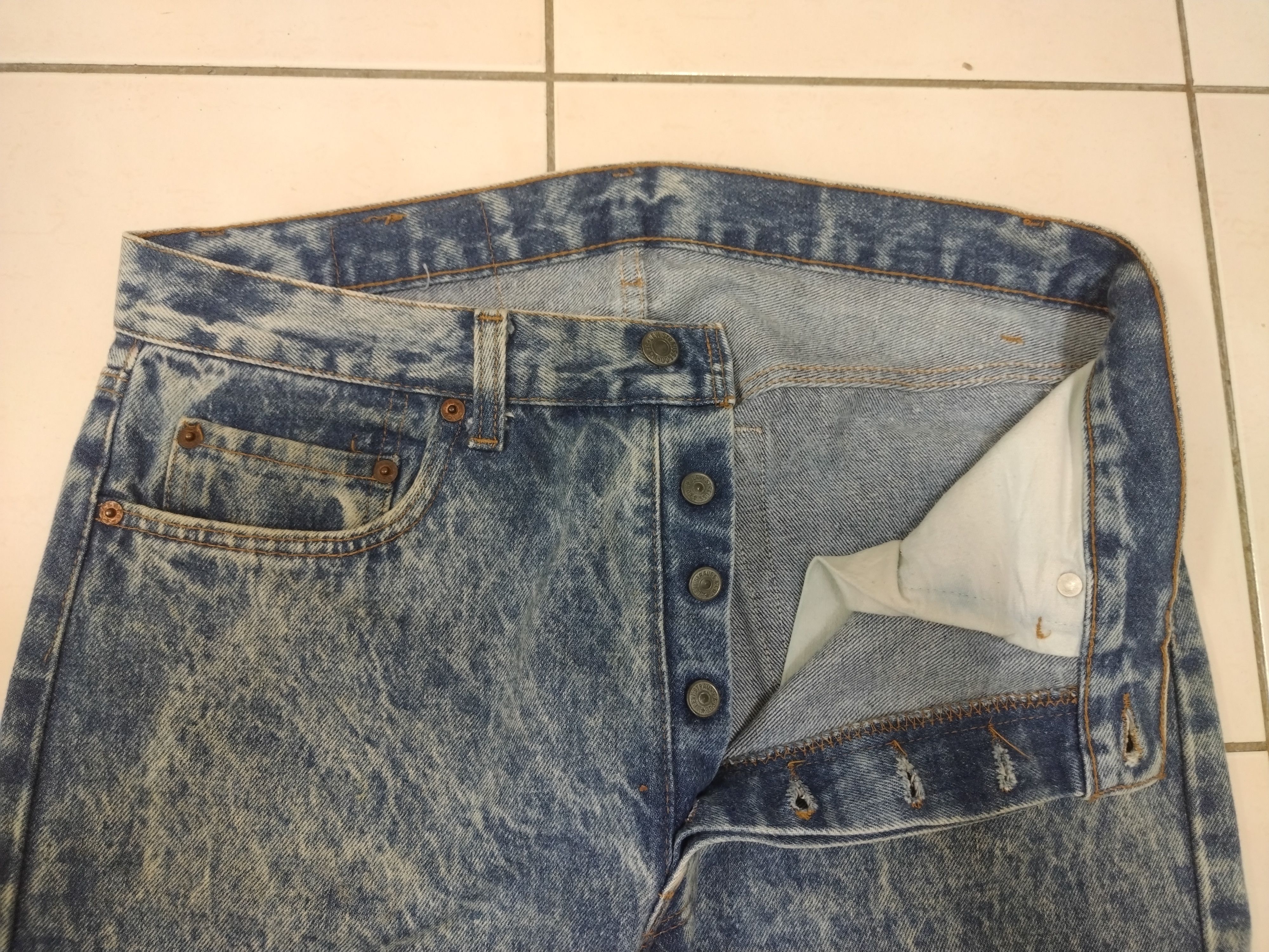 If Six Was Nine × Le Grande Bleu (L.G.B.) × Levi's Crazy acid wash Levi’s Vintage Jeans Size US 34 / EU 50 - 18 Thumbnail