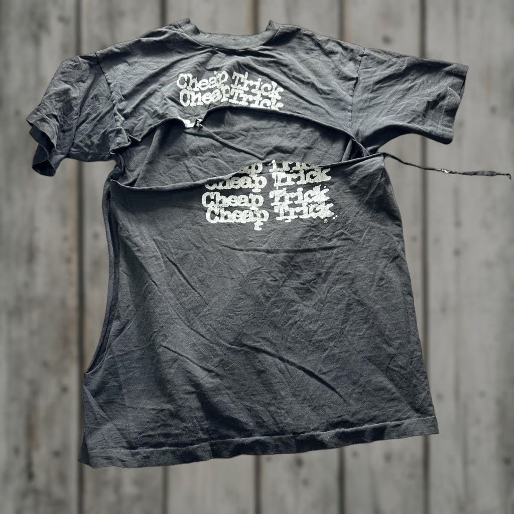 Vintage VINTAGE Cheap Trick Shirt Mens Large Black Rock Band Graphic Tee DIY Distressed Size US L / EU 52-54 / 3 - 1 Thumbnail