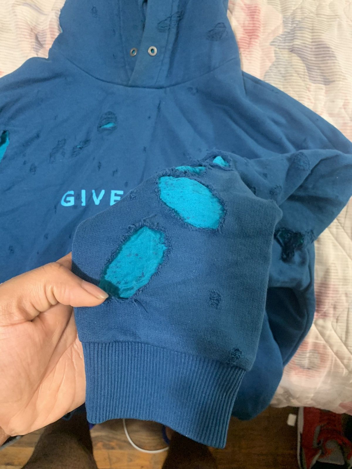 Givenchy Givenchy hoodie distressed Size US M / EU 48-50 / 2 - 6 Thumbnail