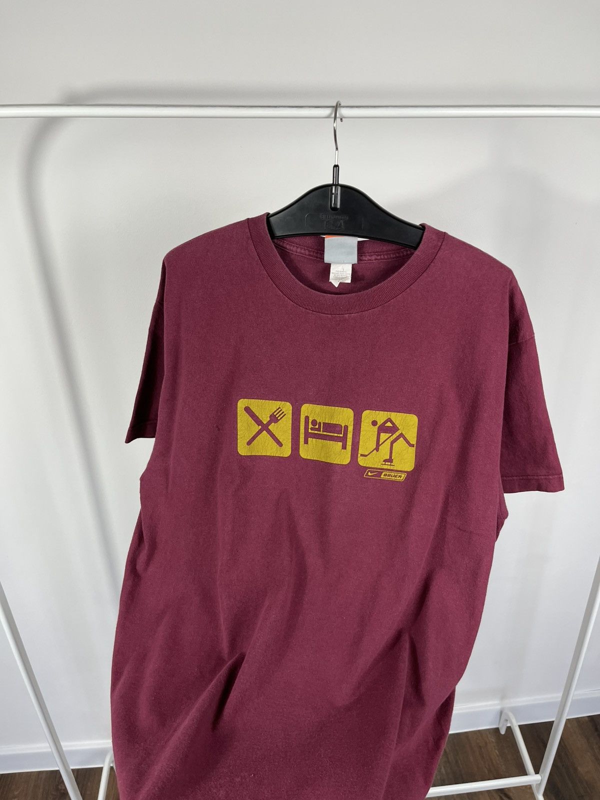 Nike Vintage Nike Bauer Graphic T Shirt Burgundy Hockey Tee L Size US L / EU 52-54 / 3 - 7 Thumbnail
