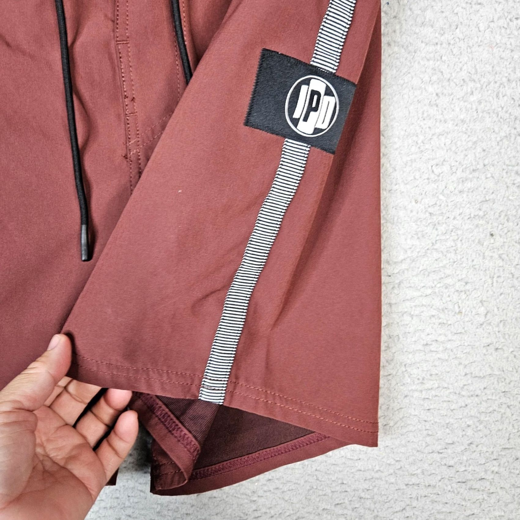 Vintage IPD Surf B100 Fit Men's Dark Red Board Shorts Size 31 Surf Shorts Regular Fit Casual Beach Polyester 31 in Red Mens Size US 31 - 7 Thumbnail