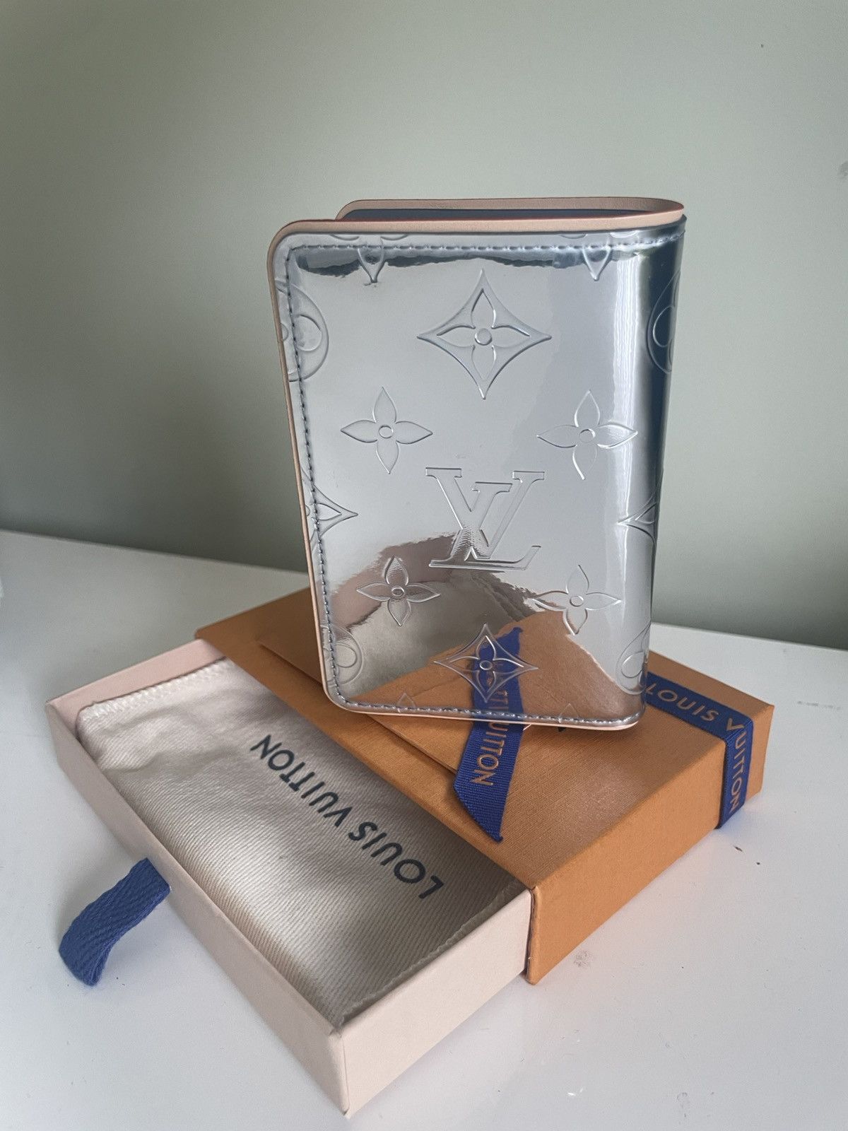 Louis Vuitton Louis Vuitton Mirror Pocket Organiser Size ONE SIZE - 2 Thumbnail