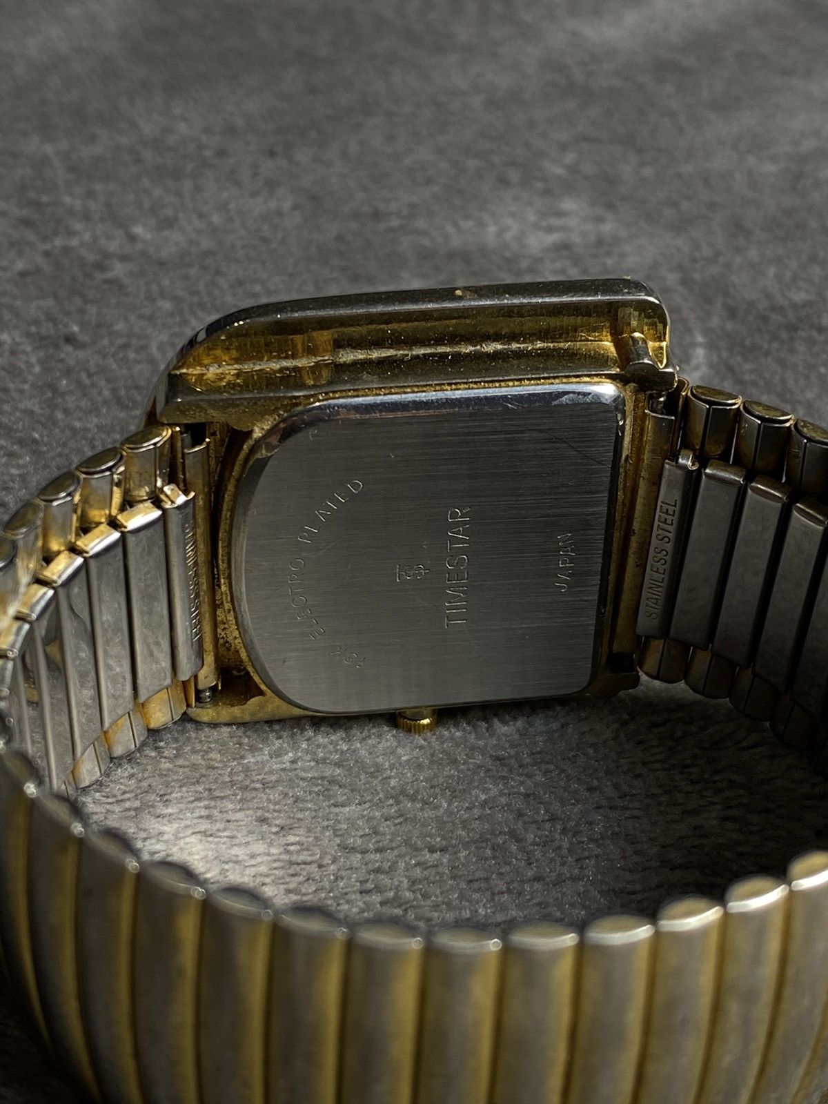 Jewelry Futuristic Vintage Japan Buckle Quartz Watch - Work 100% Size ONE SIZE - 5 Thumbnail