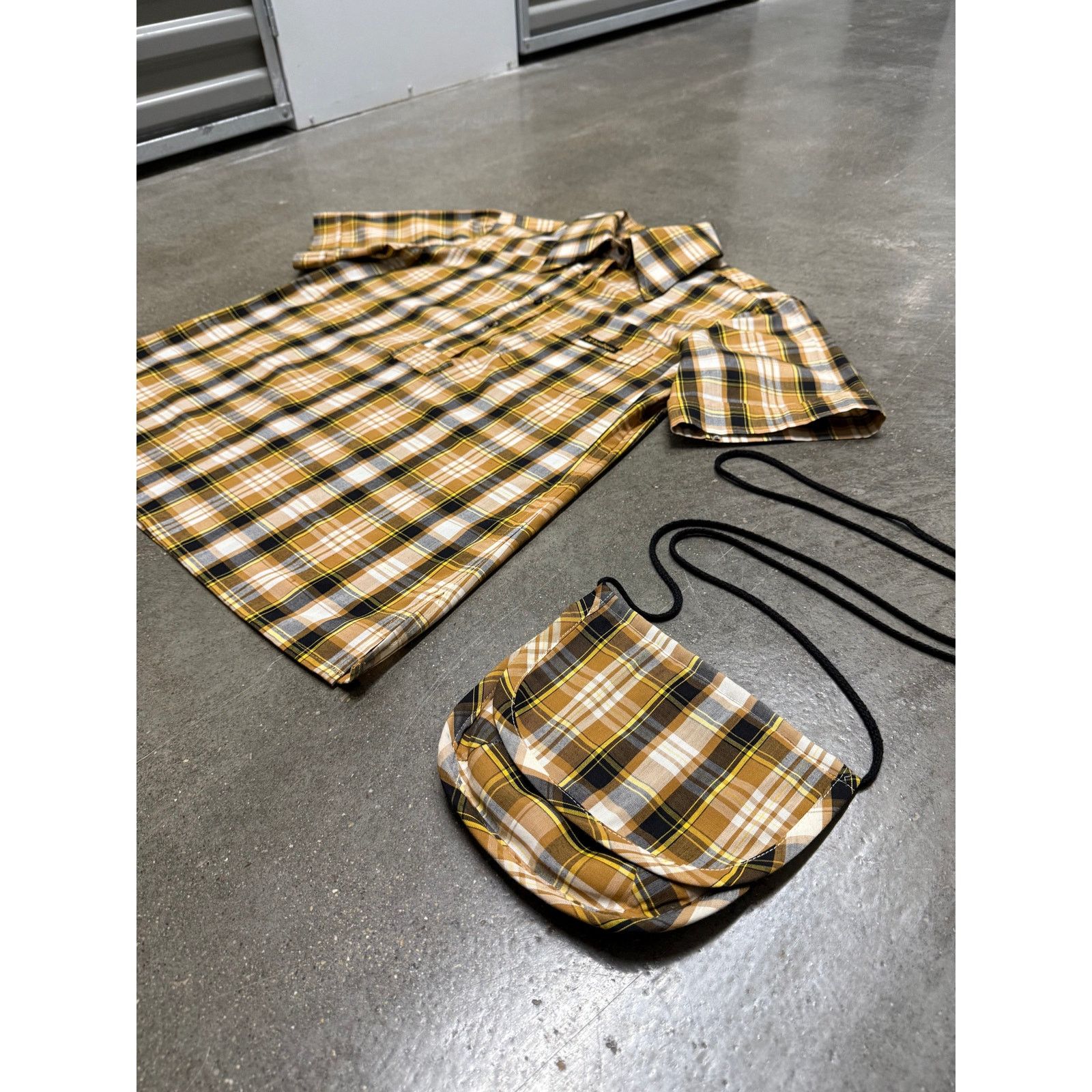 Vintage Vintage Women’s Plaid Button-Up Blouse w/ Matching Side Bag Size M / US 6-8 / IT 42-44 - 2 Thumbnail