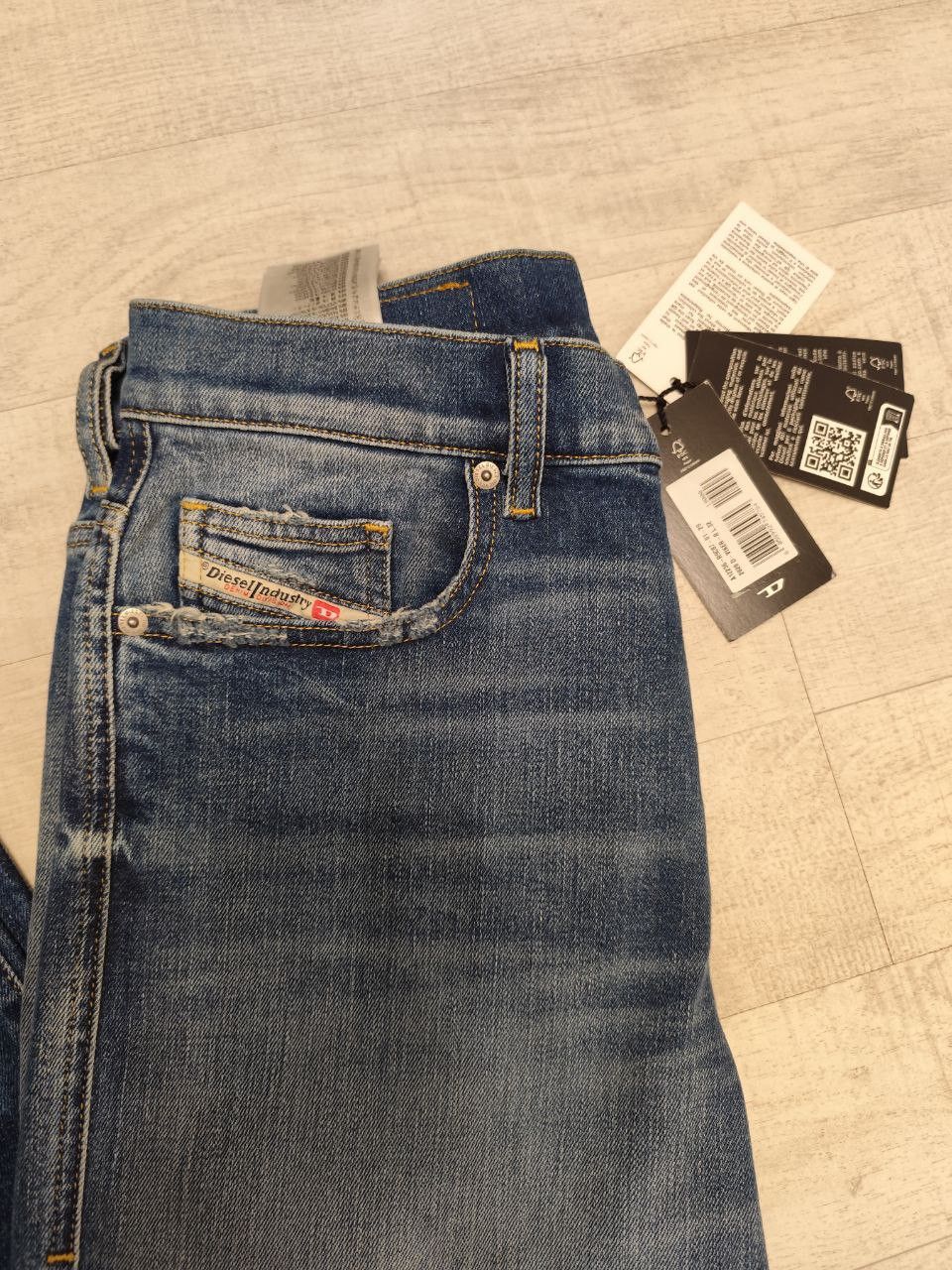 Diesel Diesel 2020 D-VICER-R A12236R9C87 SIZE EU W29/L32 Size US 29 - 5 Thumbnail