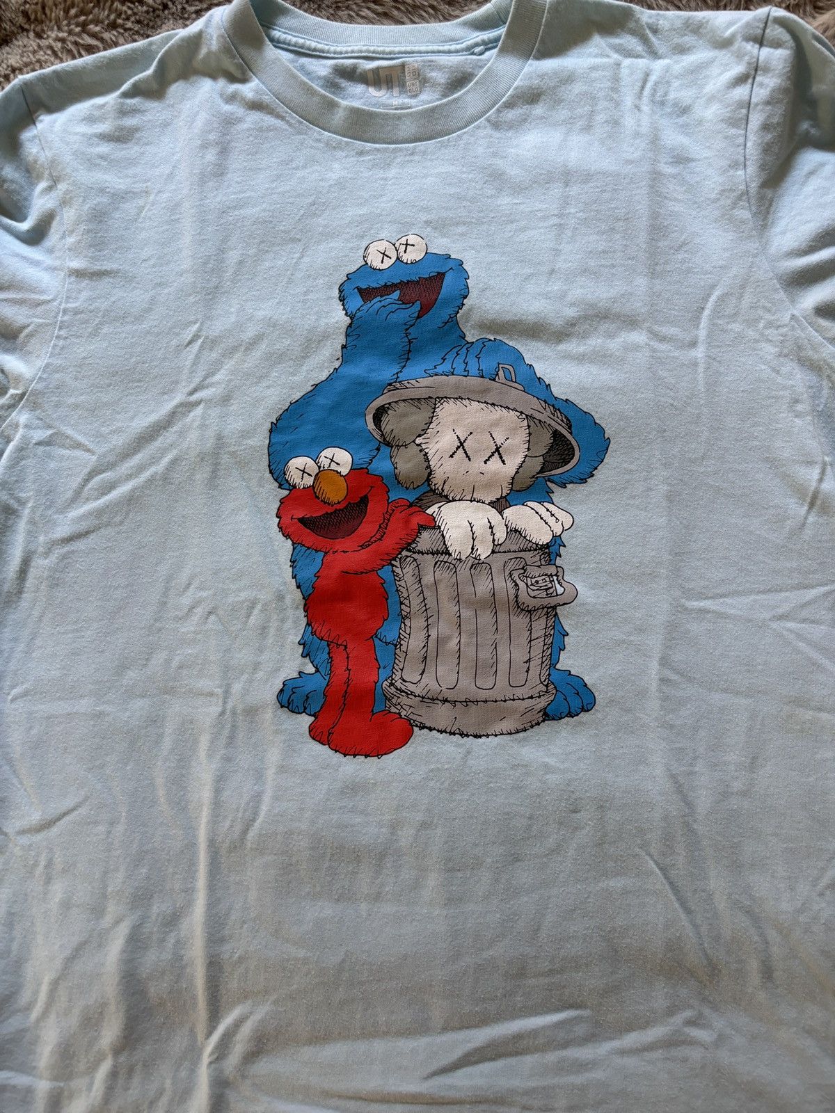 Kaws × Uniqlo Kaws x Sesame Street men’s medium Size US M / EU 48-50 / 2 - 2 Thumbnail