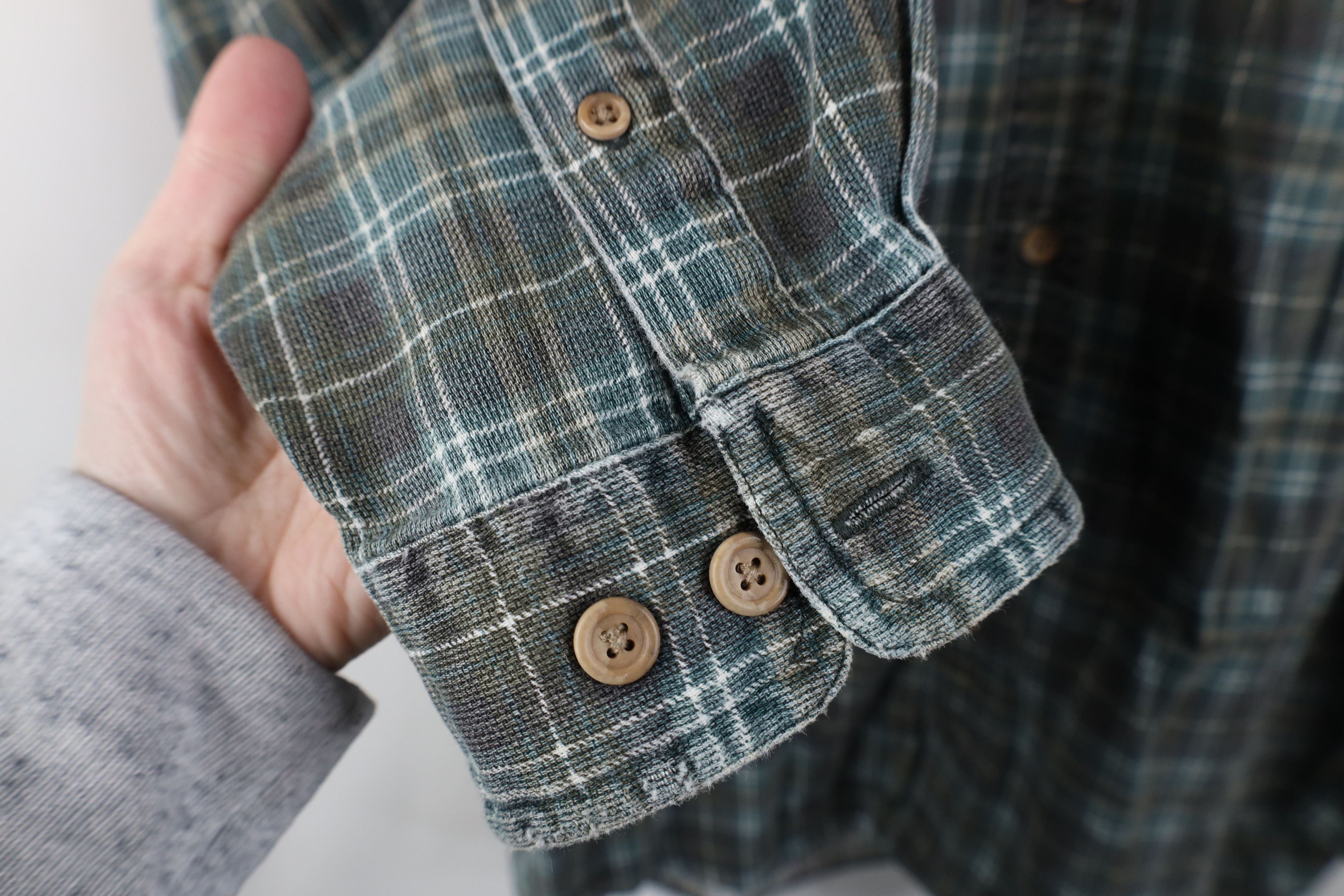 Vintage Vintage 90s Streetwear Faded Knit Board Button Shirt Plaid Size US XL / EU 56 / 4 - 8 Thumbnail