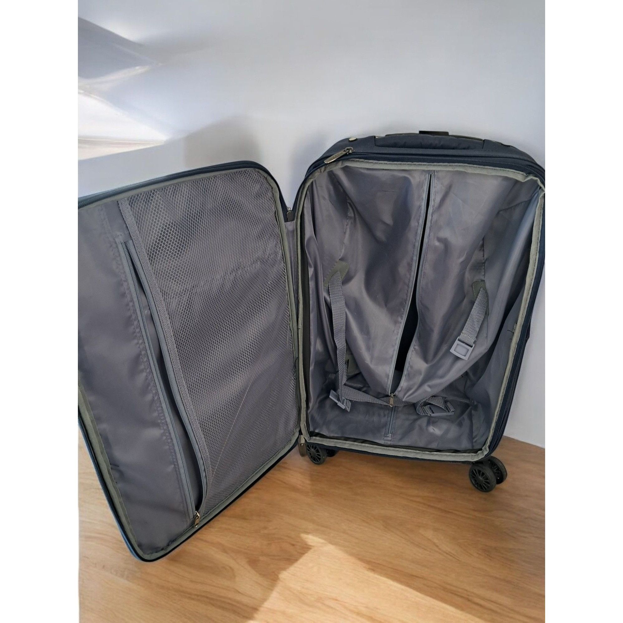 Other Elite 19.5 inch Carry -On Soft Side Lightweight Upright Lugg Size ONE SIZE - 4 Thumbnail