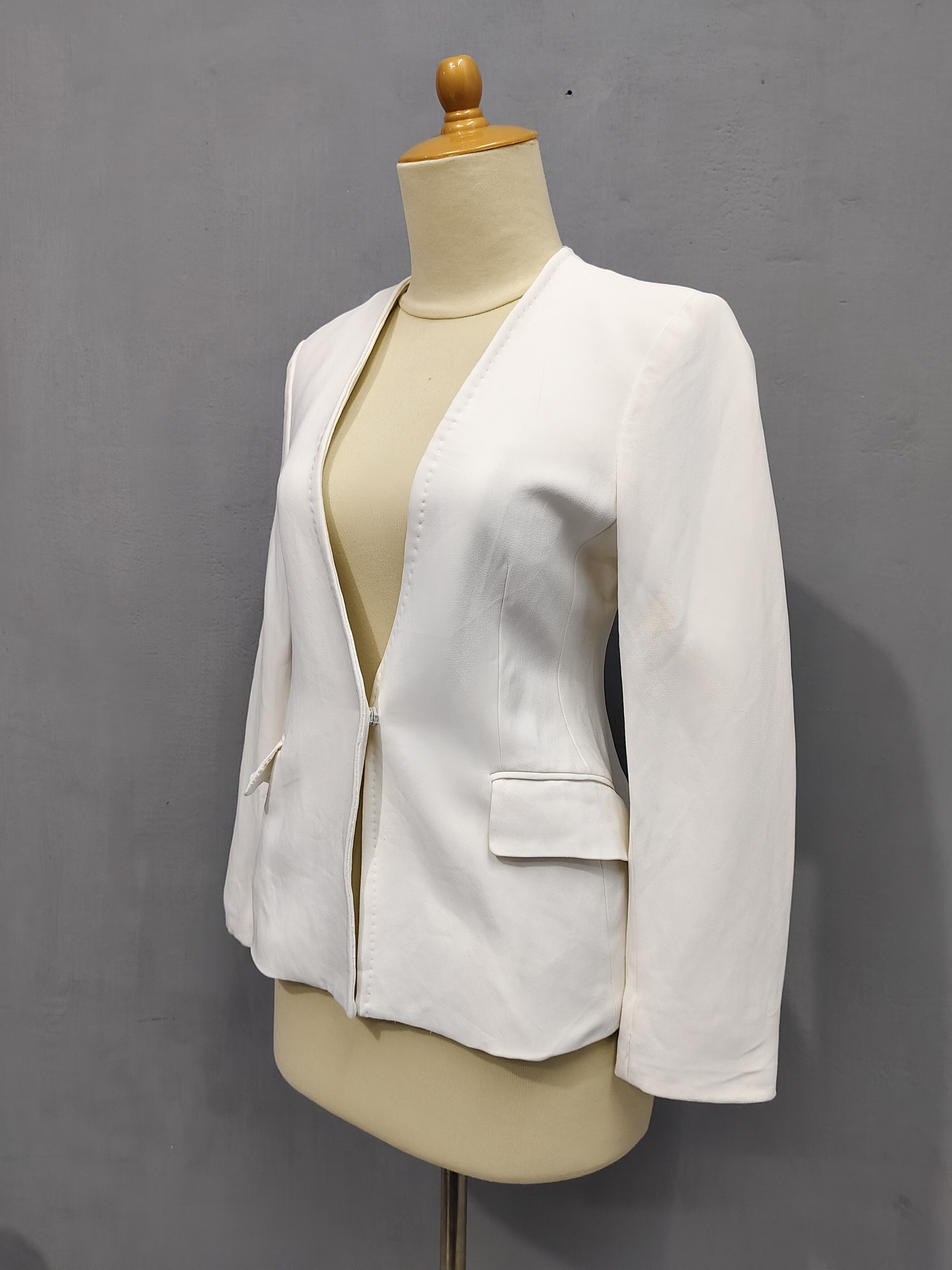 Moschino 00s Moschino Cheapandchic- Deep V Minimal Tailored Blazer Size S / US 4 / IT 40 - 3 Thumbnail