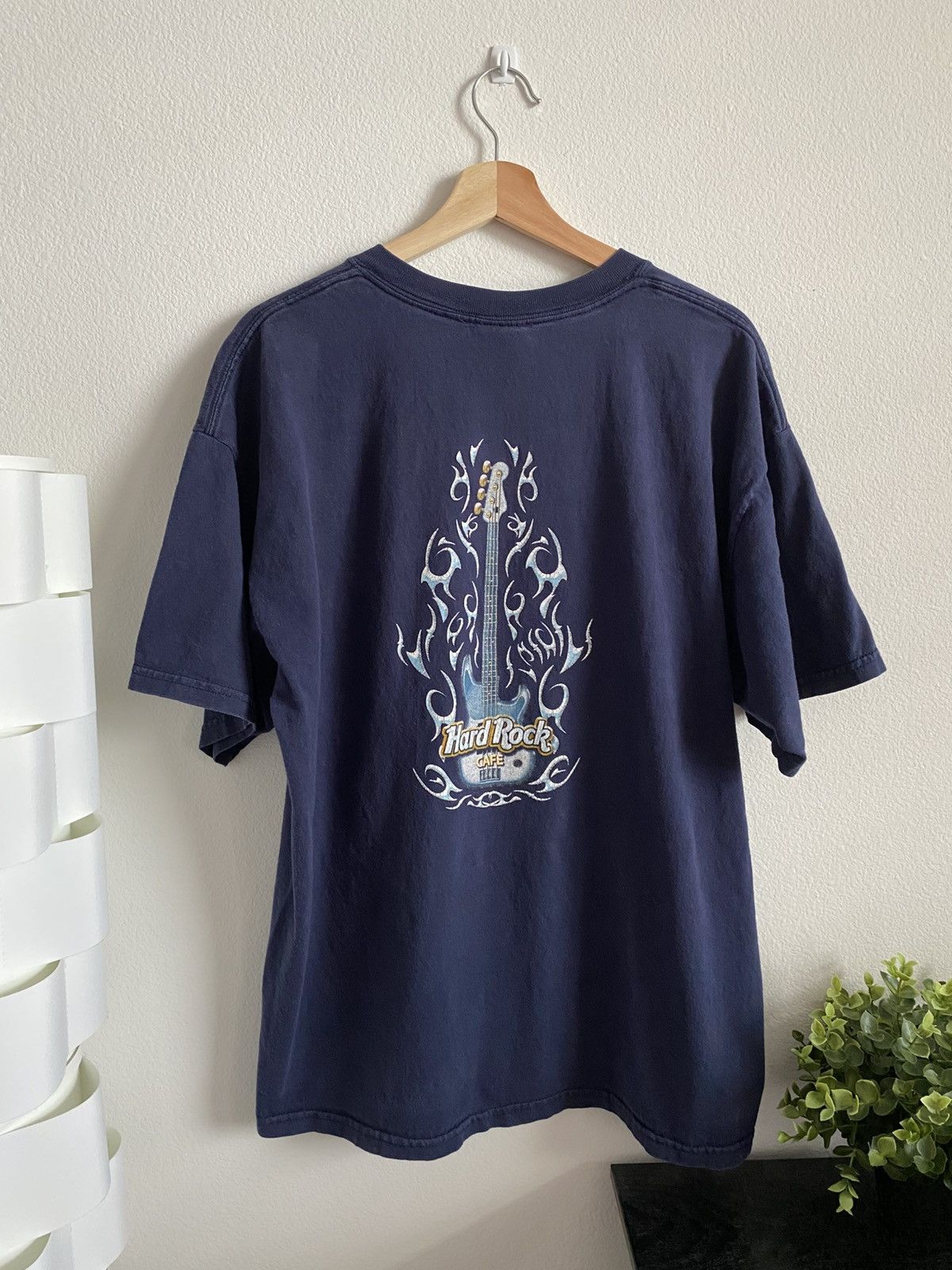 Hard Rock Cafe Vintage Flame Guitar Hard Rock Cafe Tee Size US XL / EU 56 / 4 - 1 Thumbnail
