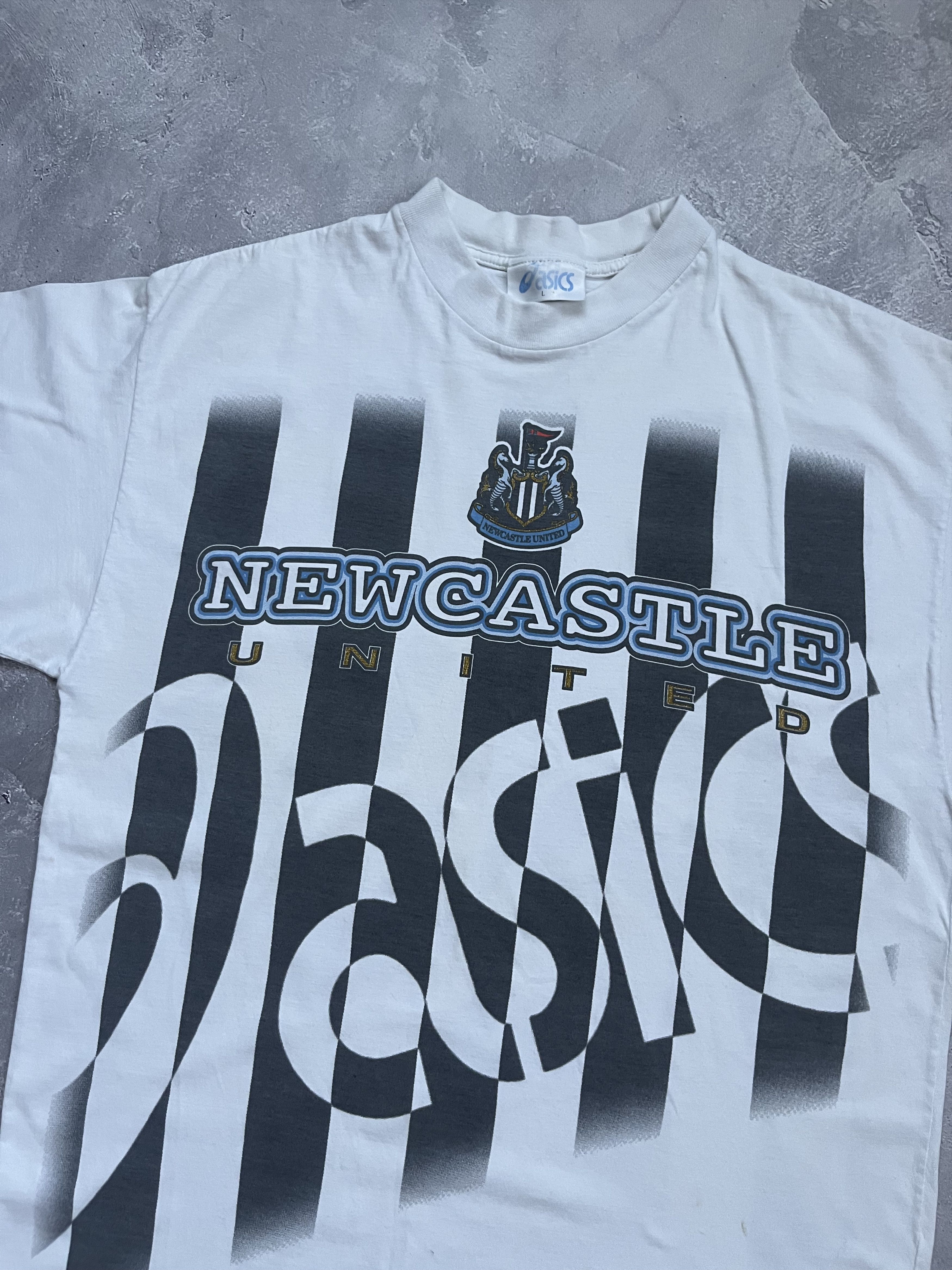 Asics Rare Asics New Castle United Big Logo vintage t shirt Size US L / EU 52-54 / 3 - 3 Thumbnail