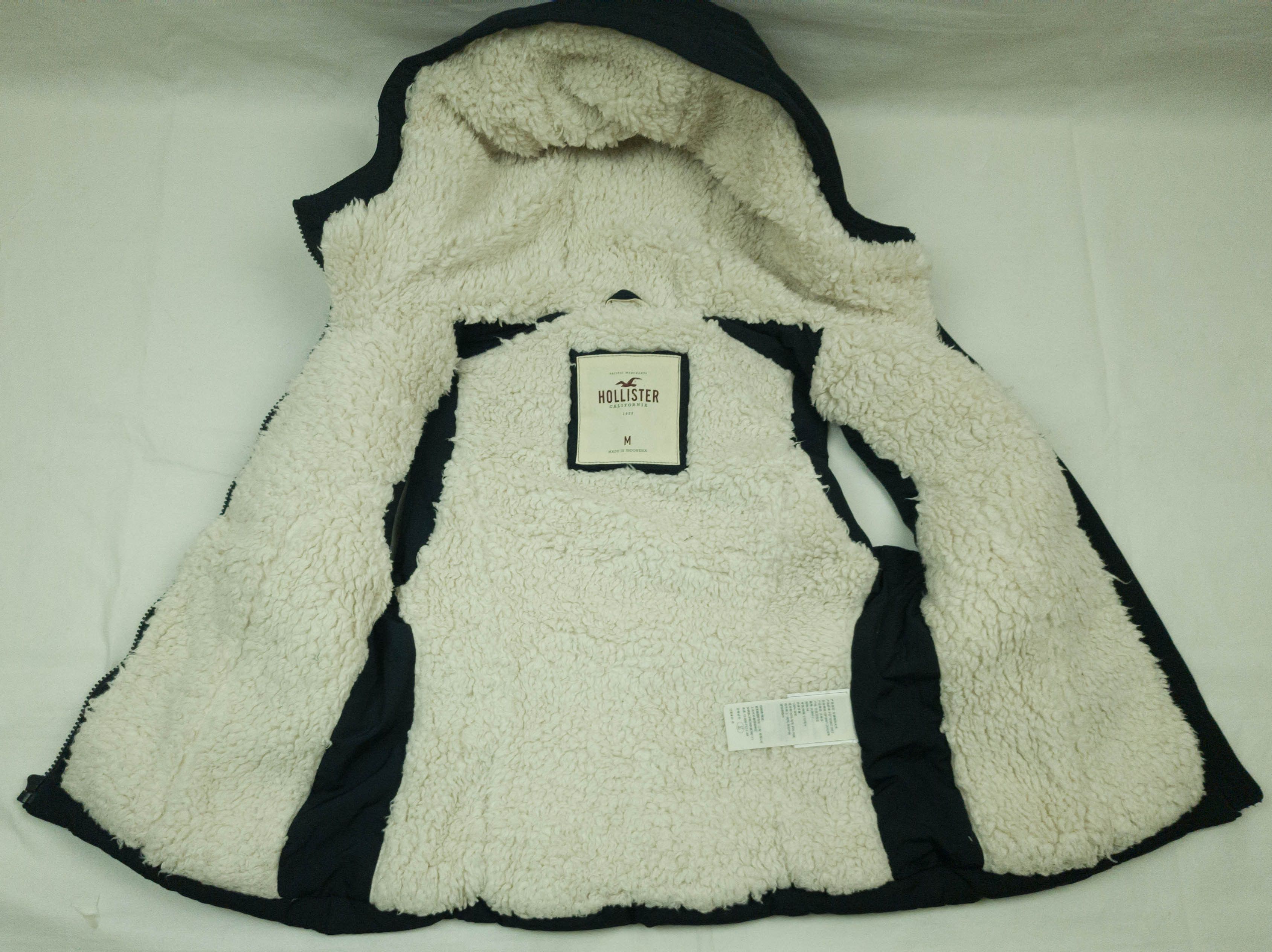 Hollister Hollister womens waistcoat zip fur lining size S-M vgc Size M / US 6-8 / IT 42-44 - 4 Thumbnail