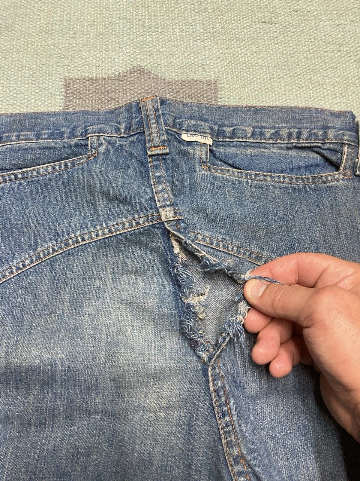 Vintage 1970s denim bell bottom jeans flare wide distressed 28x33 Size 28" / US 6 / IT 42 - 5 Thumbnail