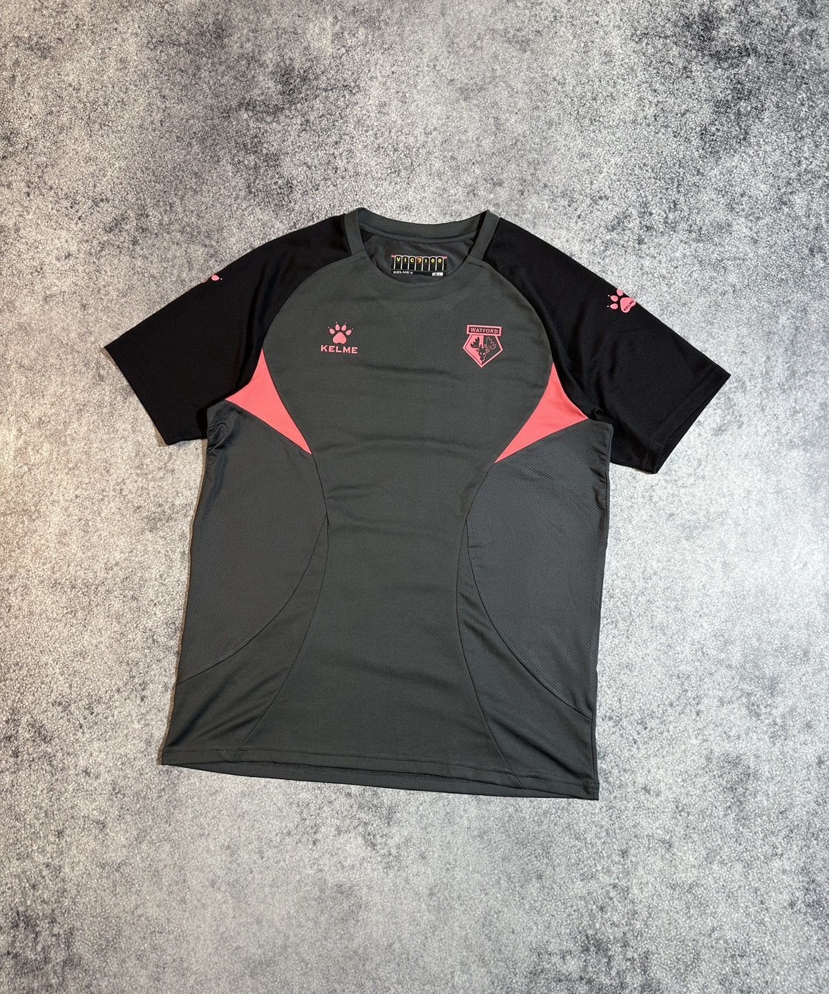 Other Kelme Watford Soccer Jersey Streetwear Rare Casual L England Size US L / EU 52-54 / 3 - 2 Thumbnail