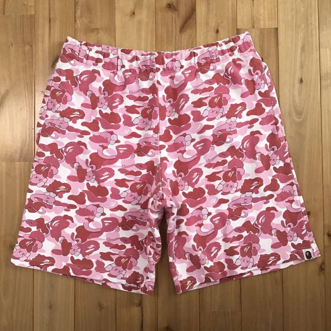Bape × Kaws BAPE × KAWS Bendy ABC Camo Pink Sweat Shorts NIGO ★size M Size US 32 / EU 48 - 2 Thumbnail