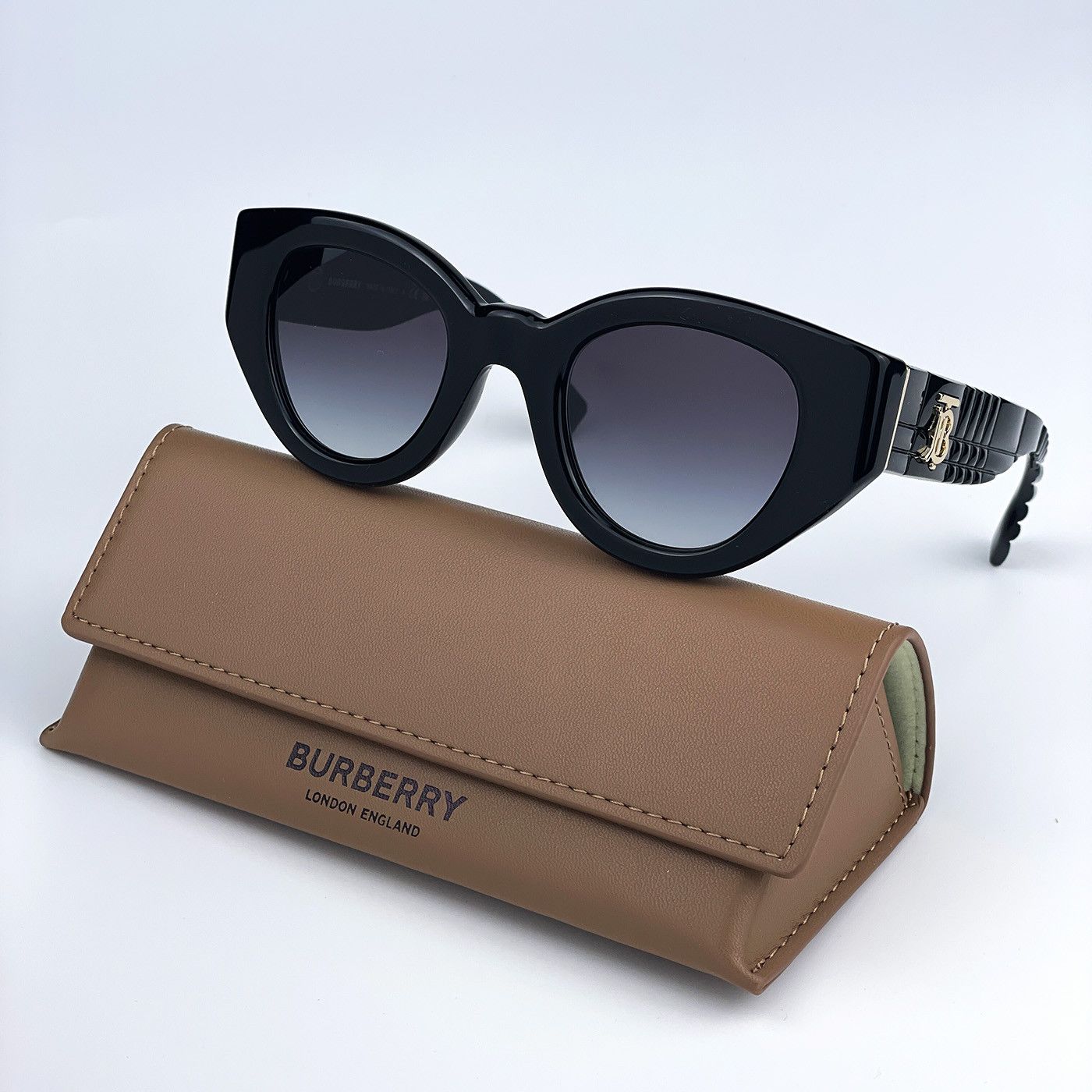 Burberry NEW Burberry BE4390 MEADOW 30018G Black Women Sunglasses Size ONE SIZE - 5 Thumbnail