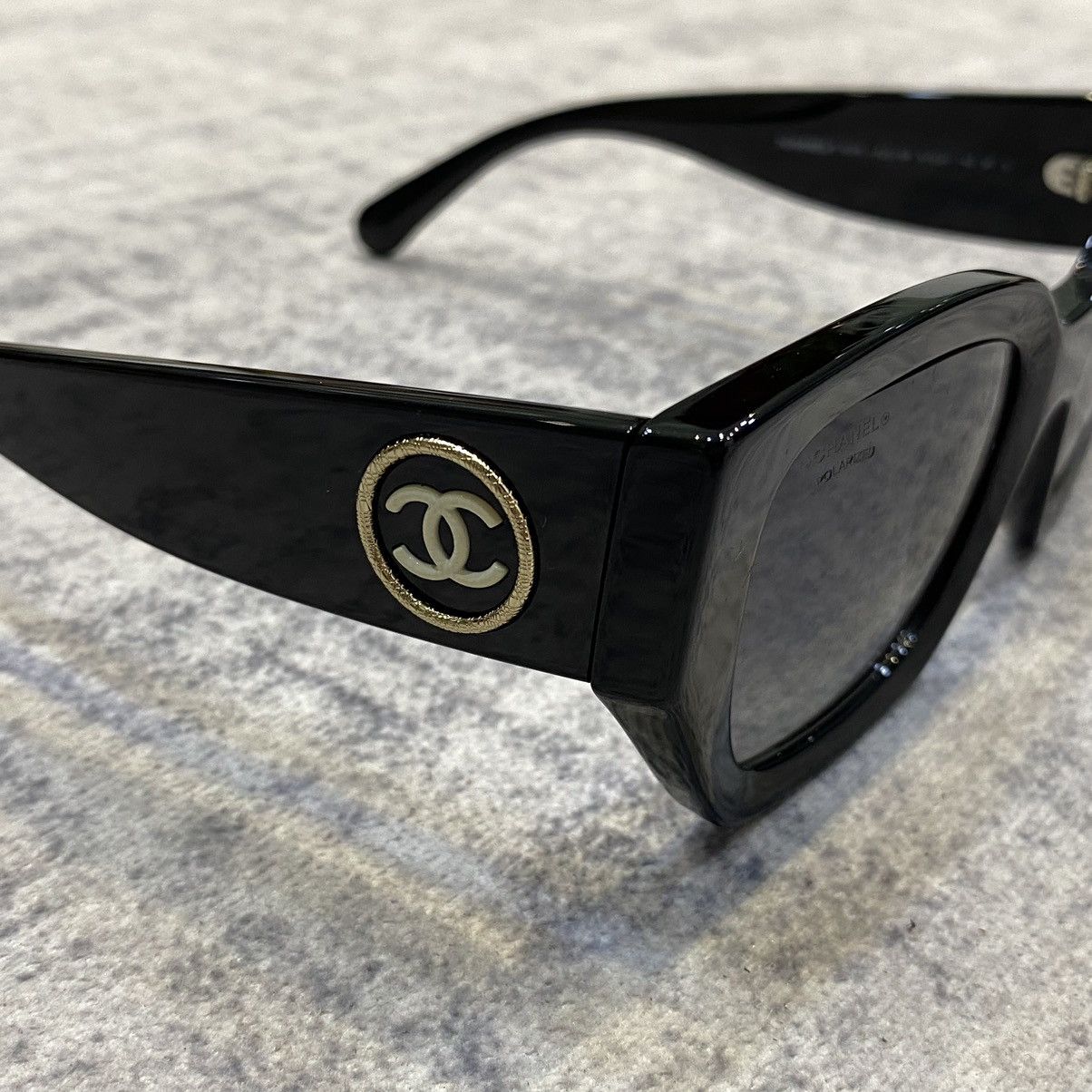 Chanel Chanel 0CH5506 C622S8 Size ONE SIZE - 2 Thumbnail