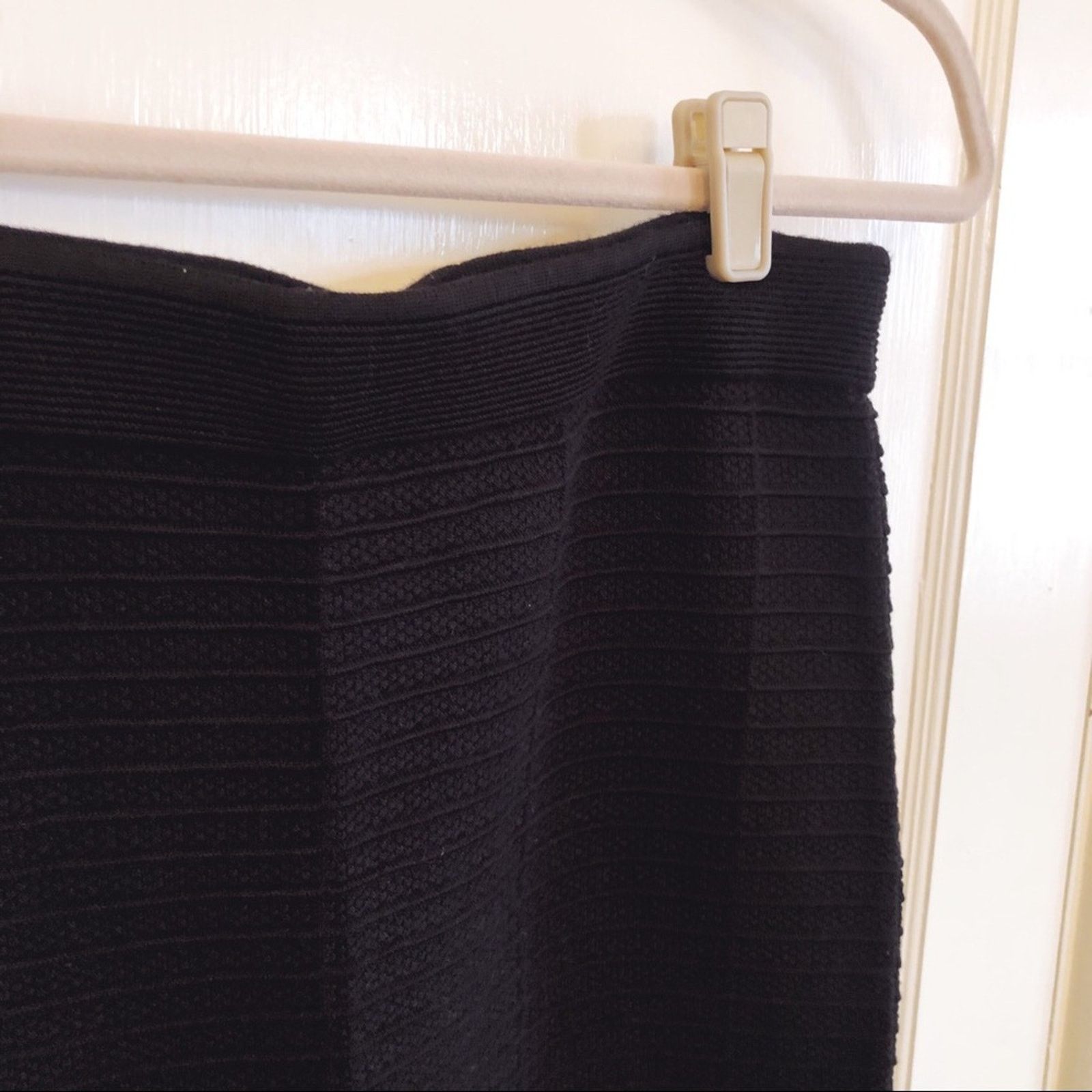 Loft LOFT Black Ribbed Stretch Pencil Skirt Size 29" - 4 Thumbnail