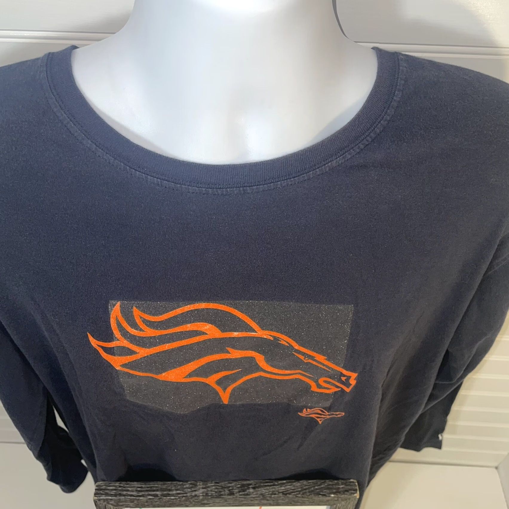 New Era VINTAGE? No. Denver Broncos New Era Long Sleeve Shirt Men Large Navy Blue Front Logo Graphic Size US L / EU 52-54 / 3 - 2 Thumbnail
