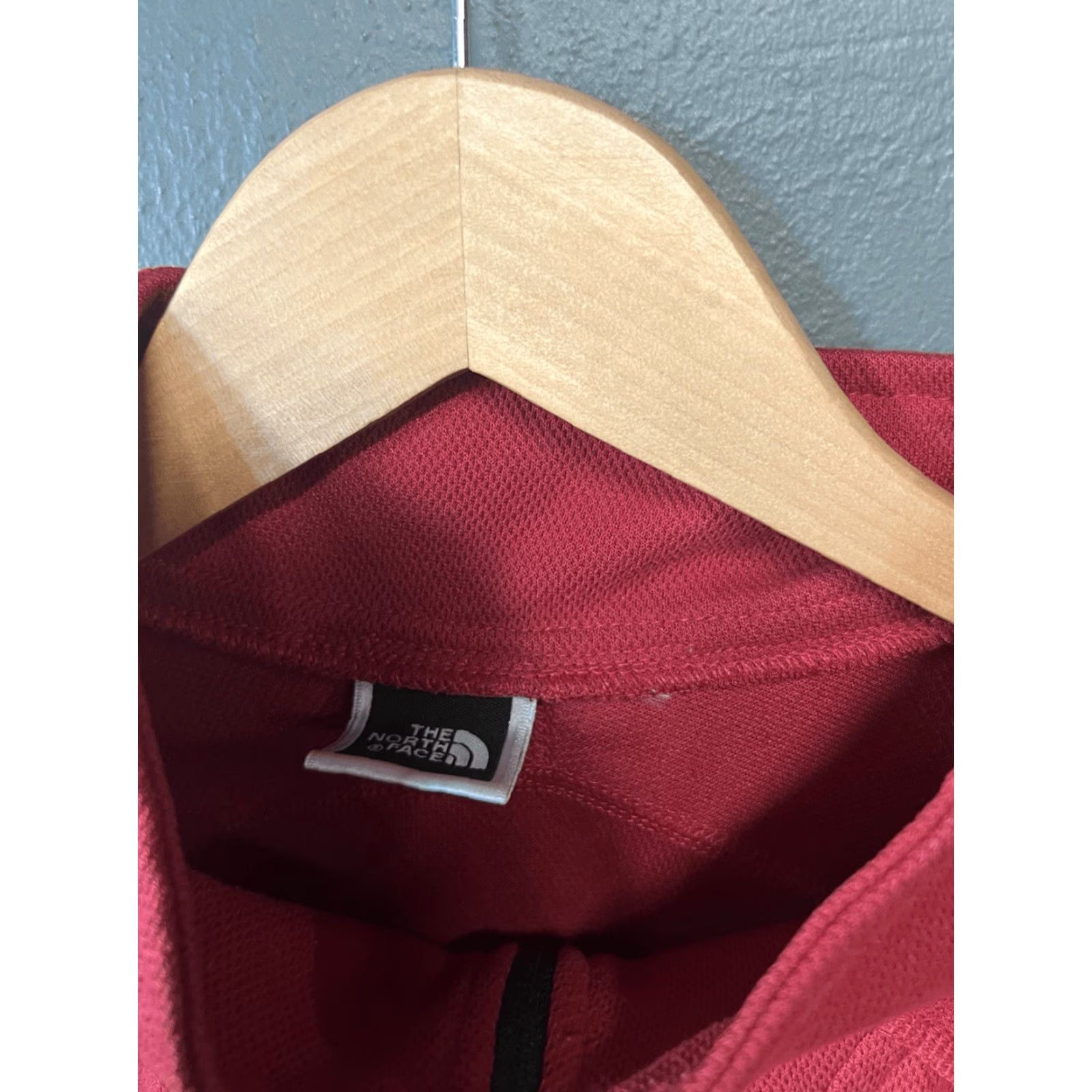 The North Face The North Face Womens Red 1/4 Zip Pullover Mockneck Sweater Size M Typical Pullover Fit Shirt Womens Red 1/4 Zip The North Face Size M / US 6-8 / IT 42-44 - 3 Thumbnail