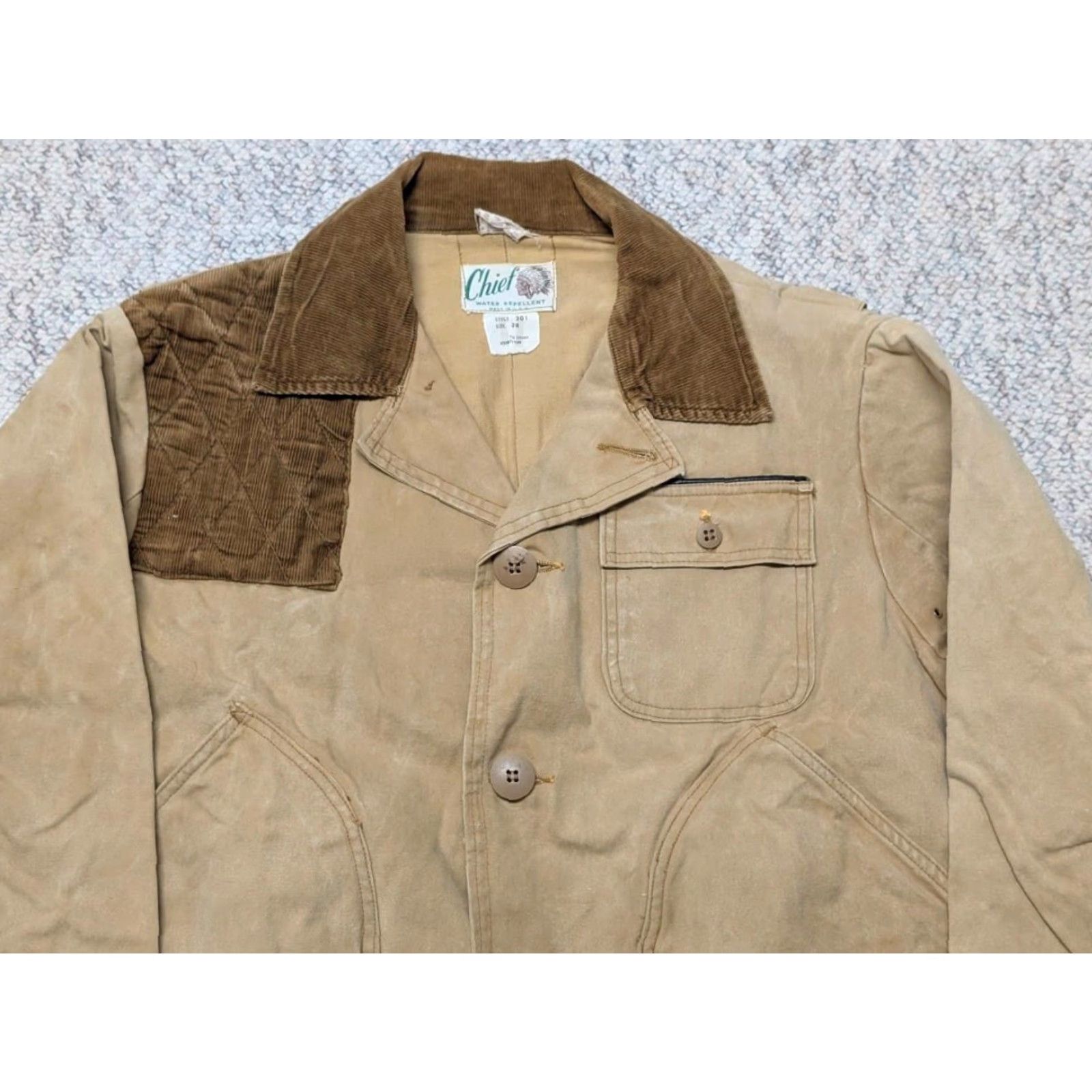 Carhartt VINTAGE hunting jacket Chief duck cotton canvas coat 38 brown Men XS Chest 38 in Short boxy fit 1960s corduroy collar jacket Men Size US S / EU 44-46 / 1 - 7 Thumbnail