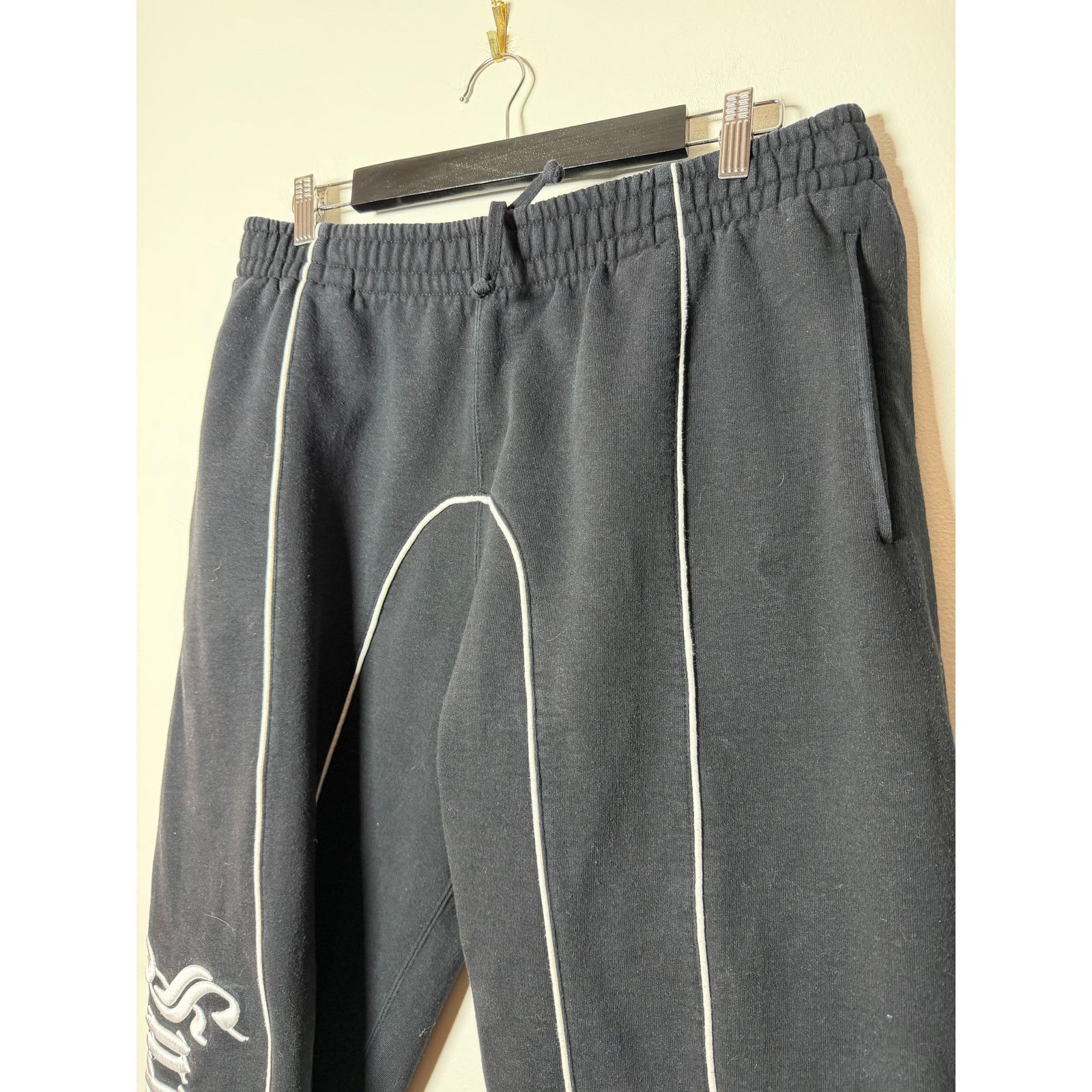 Supreme Supreme Curve Piping Sweatpant Size US 32 / EU 48 - 4 Thumbnail